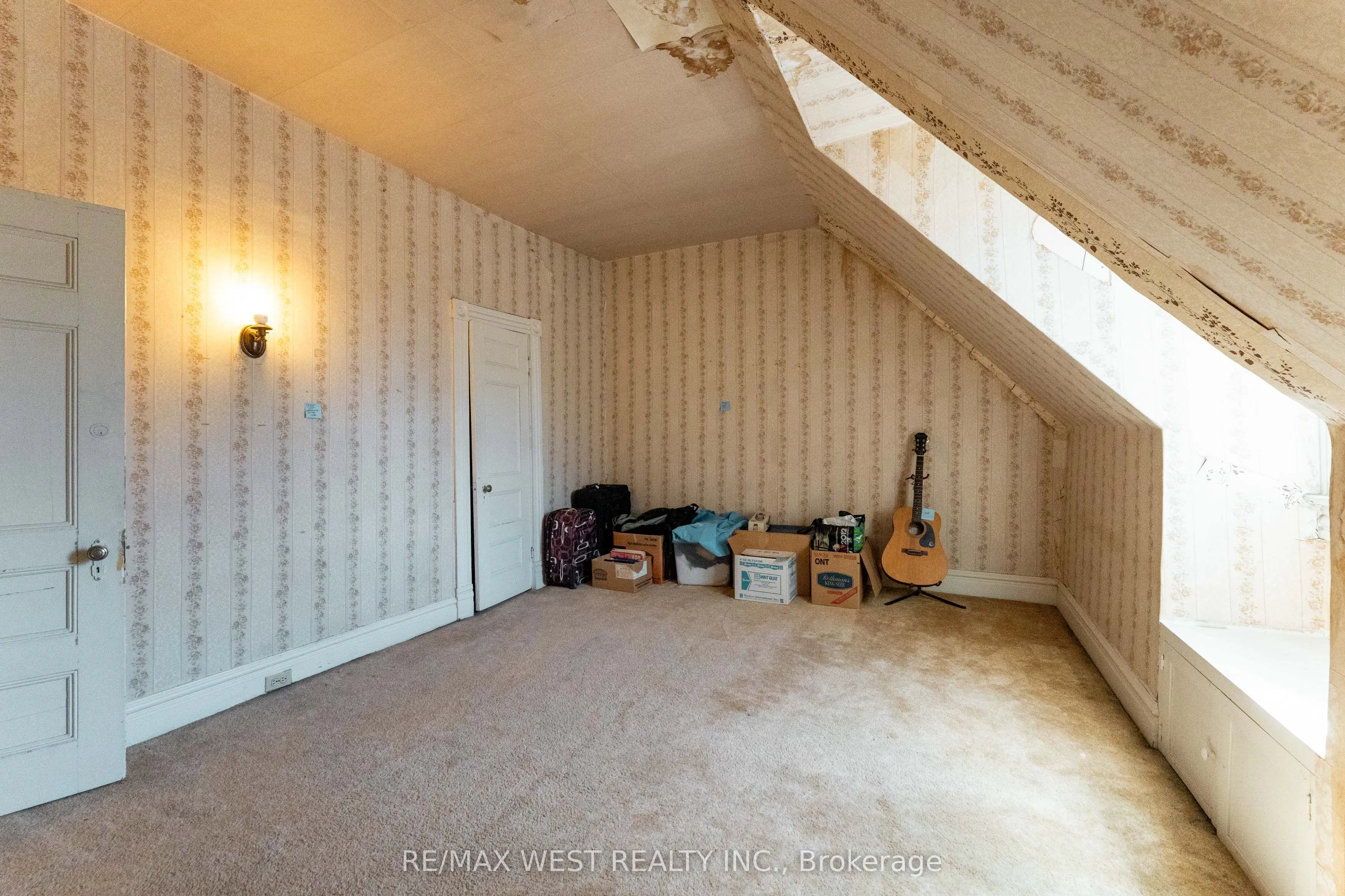1311 King Street W