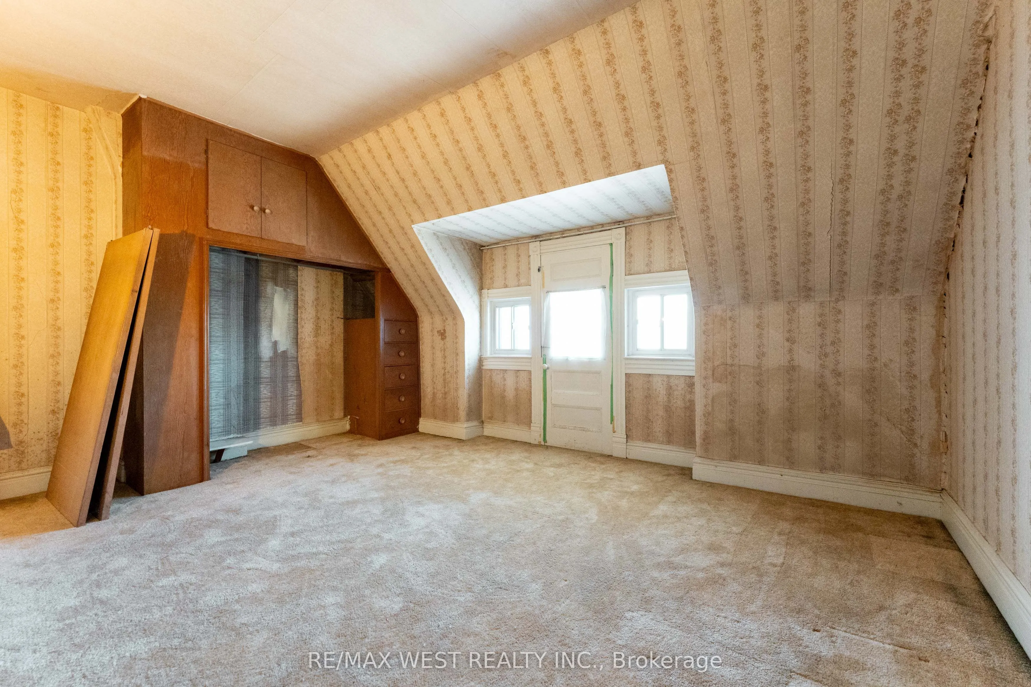 1311 King Street W