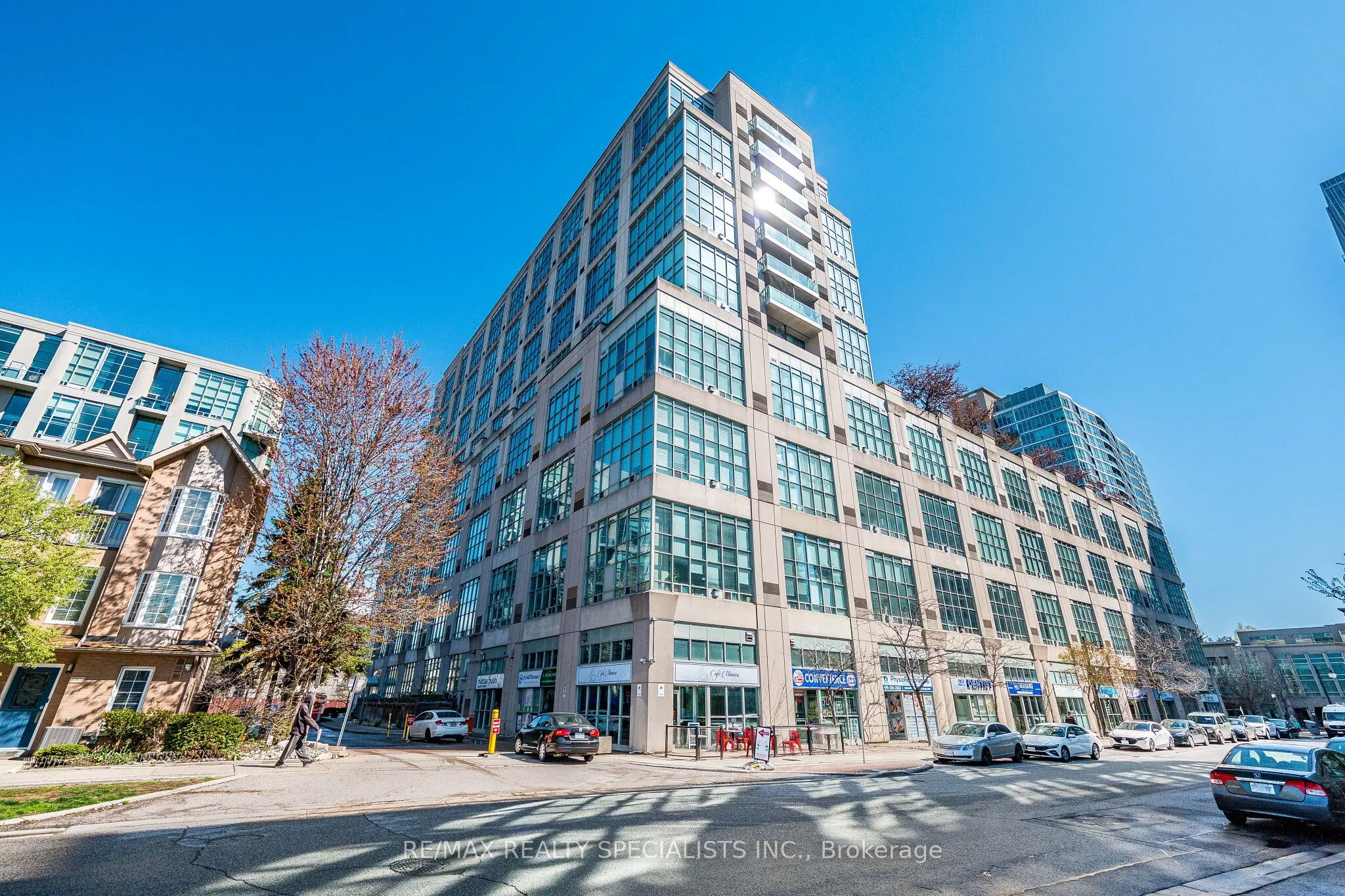 250 Manitoba Street #838