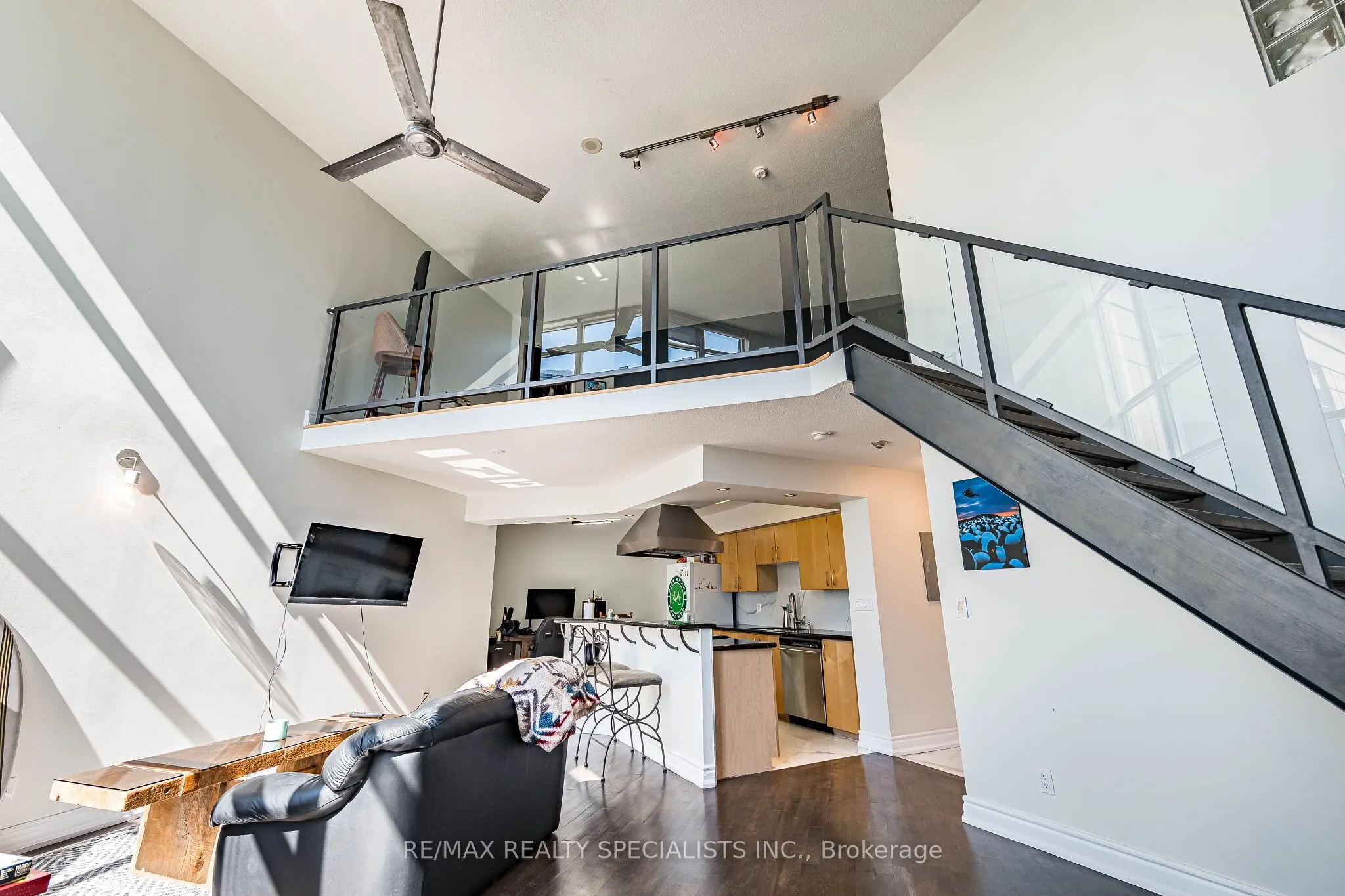 250 Manitoba Street #838