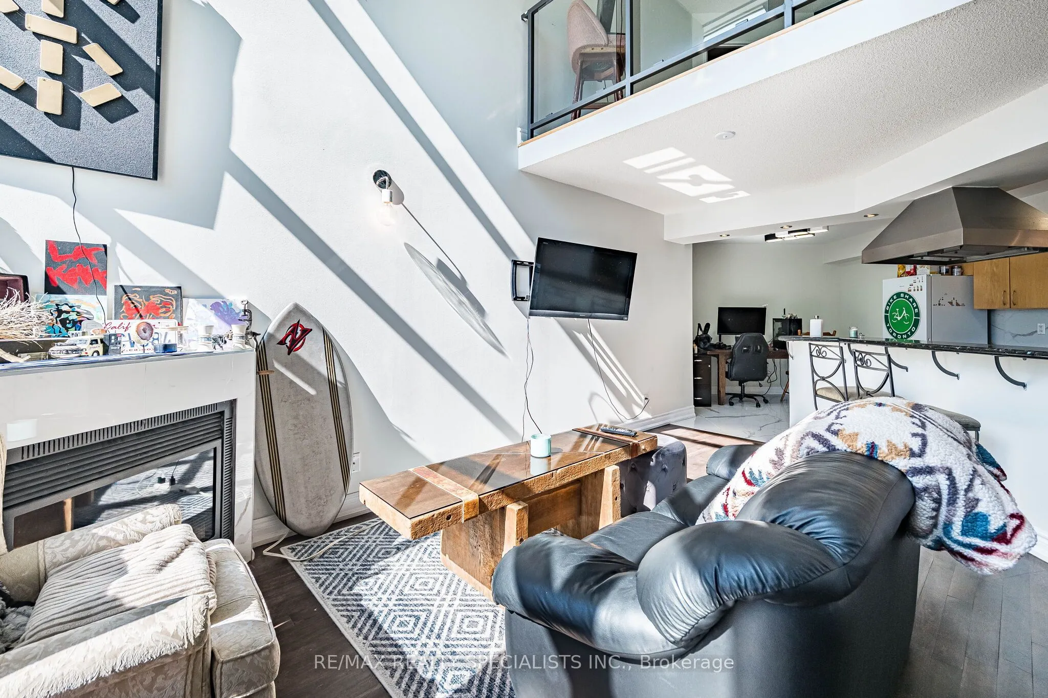 250 Manitoba Street #838
