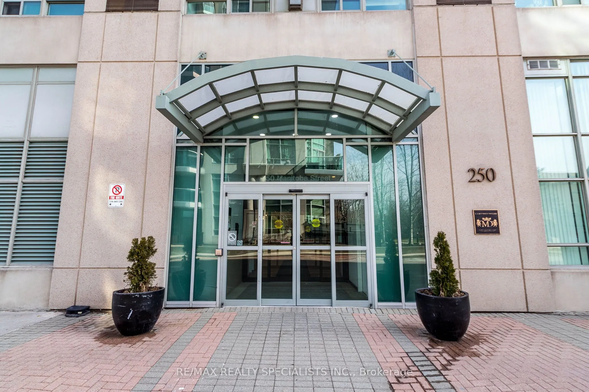 250 Manitoba Street #838