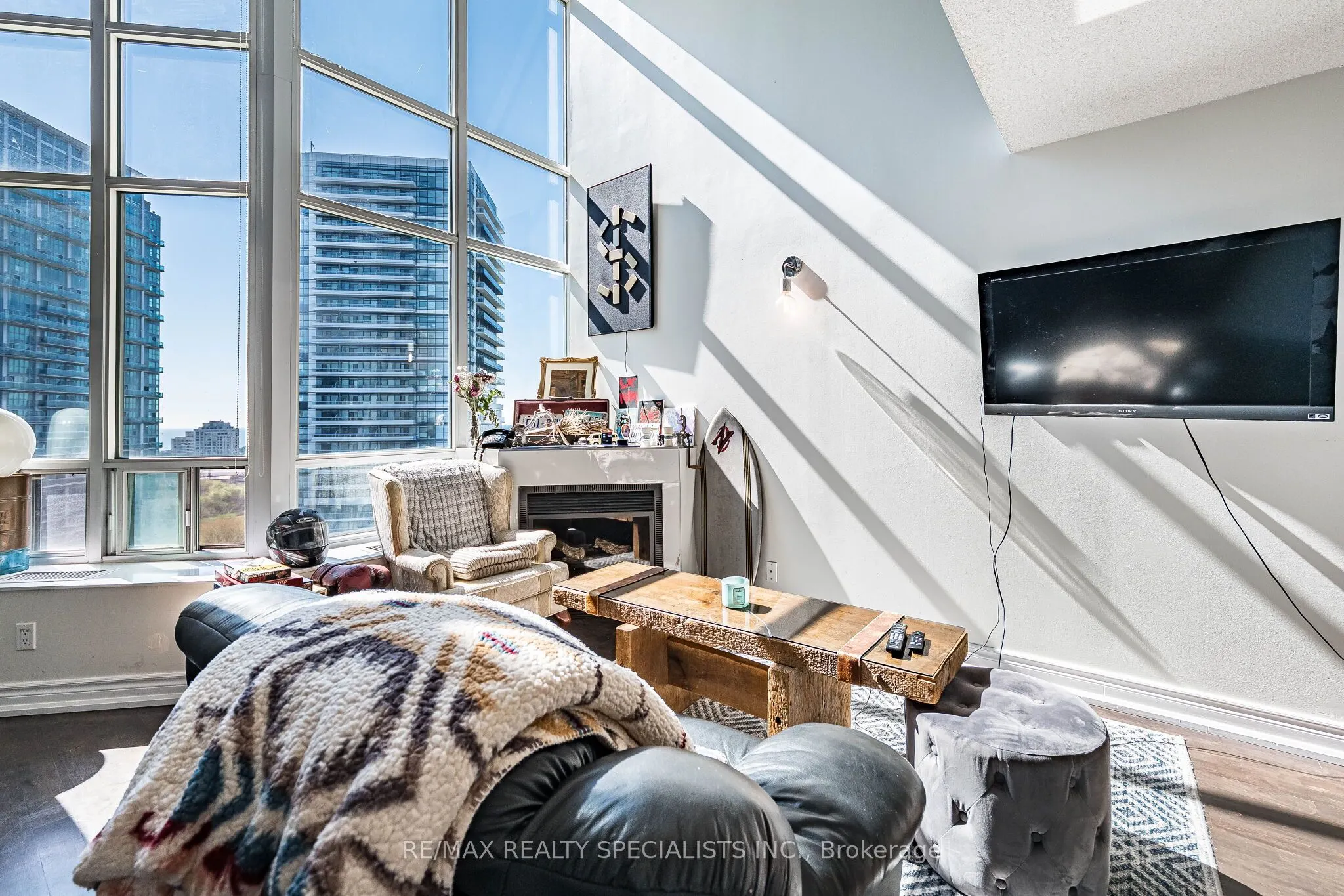 250 Manitoba Street #838