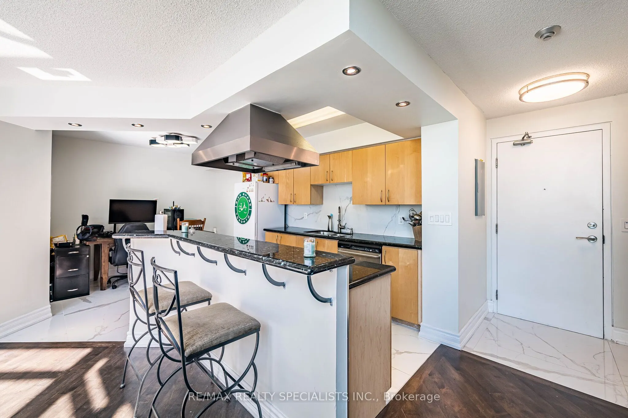250 Manitoba Street #838