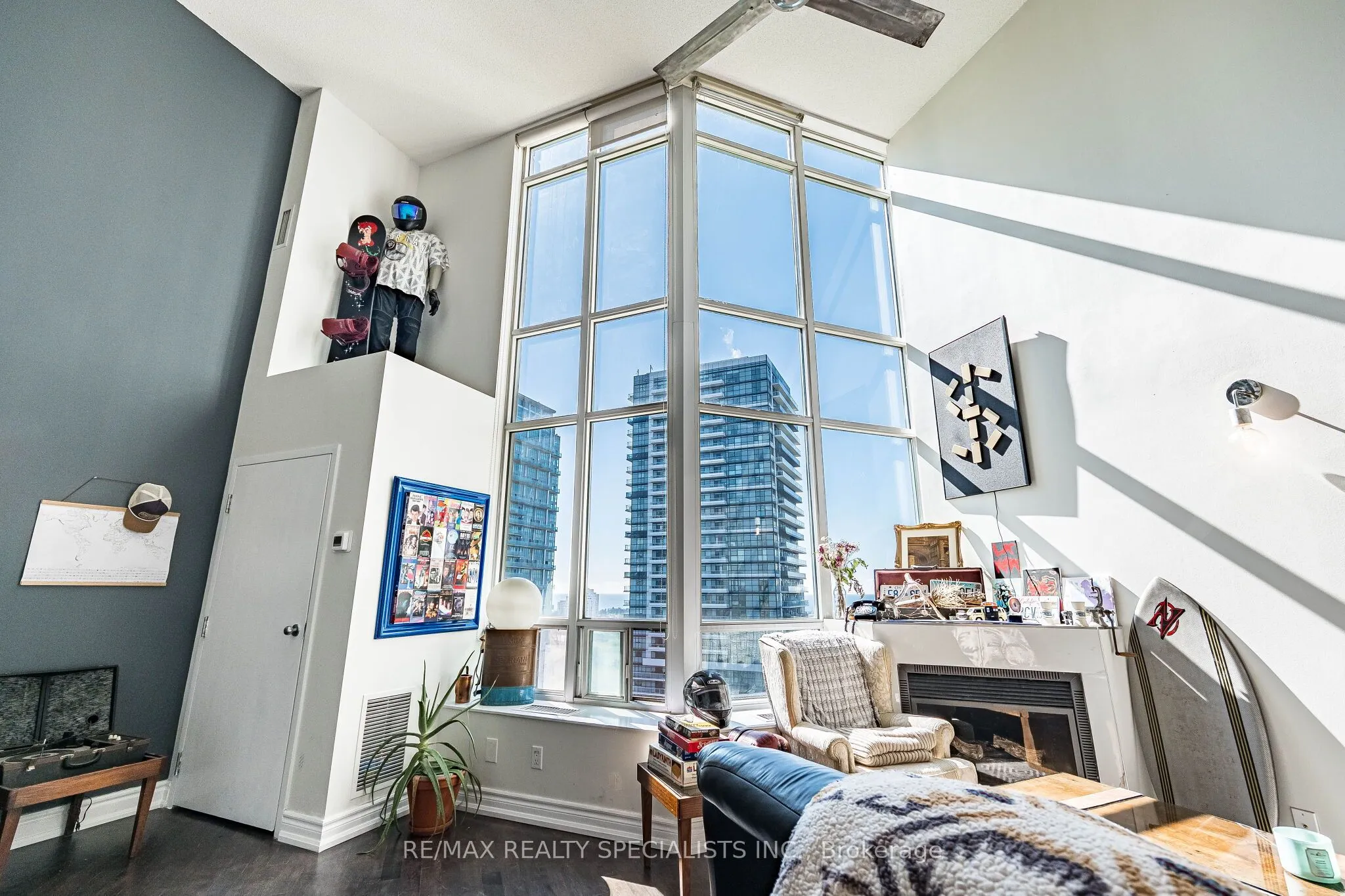 250 Manitoba Street #838