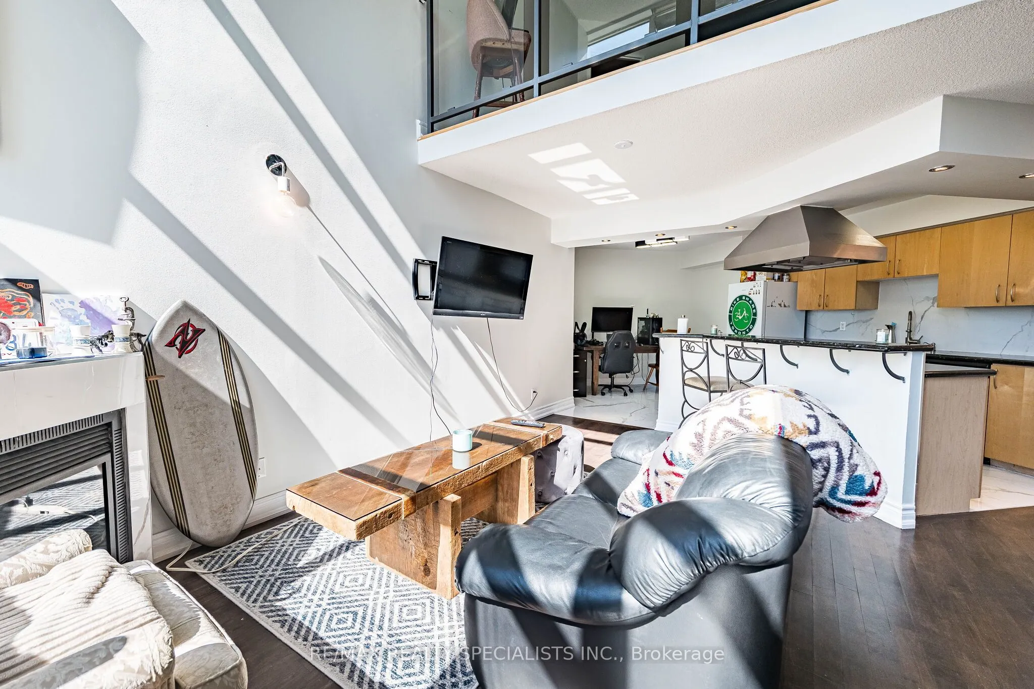 250 Manitoba Street #838