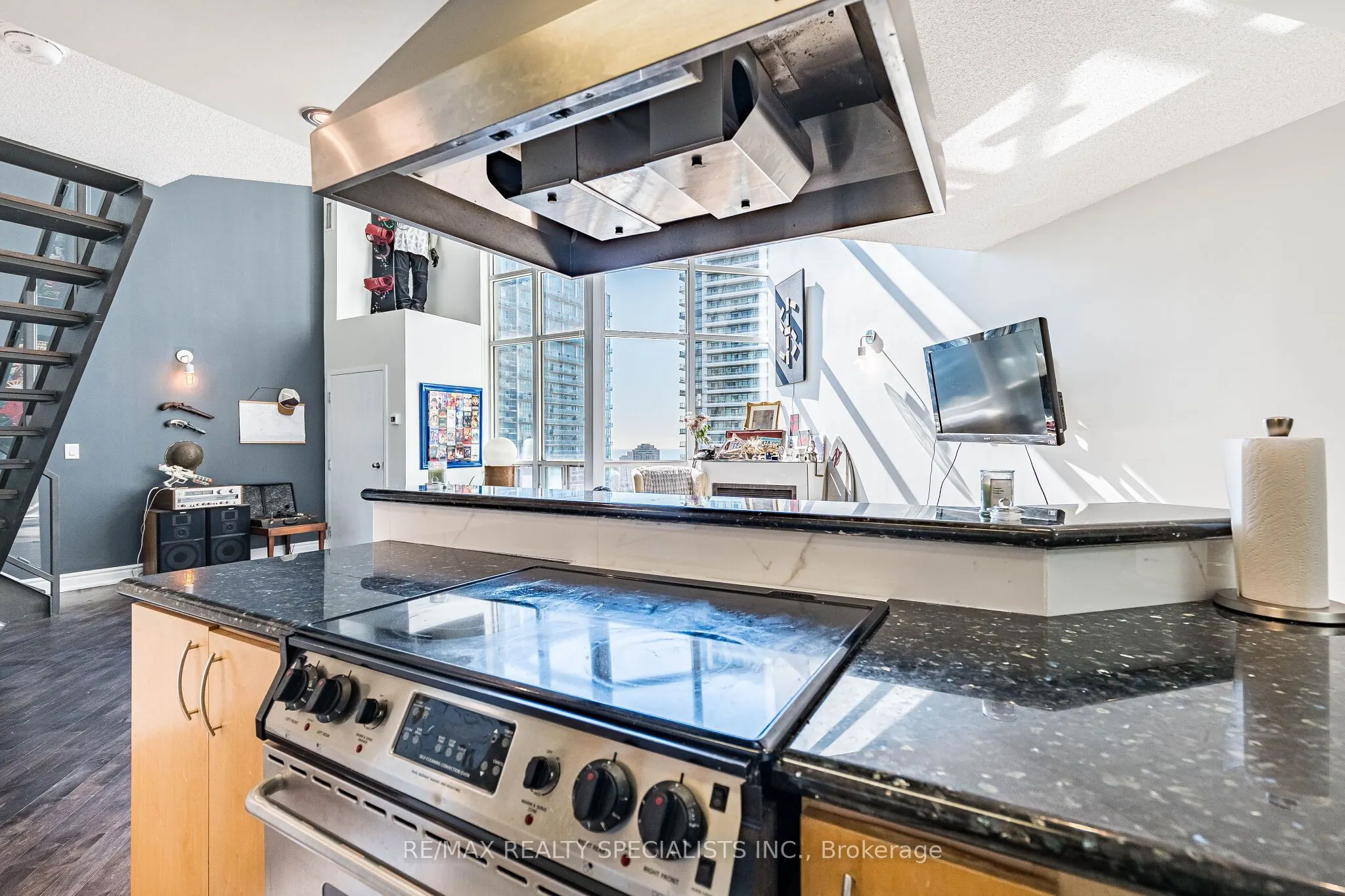 250 Manitoba Street #838