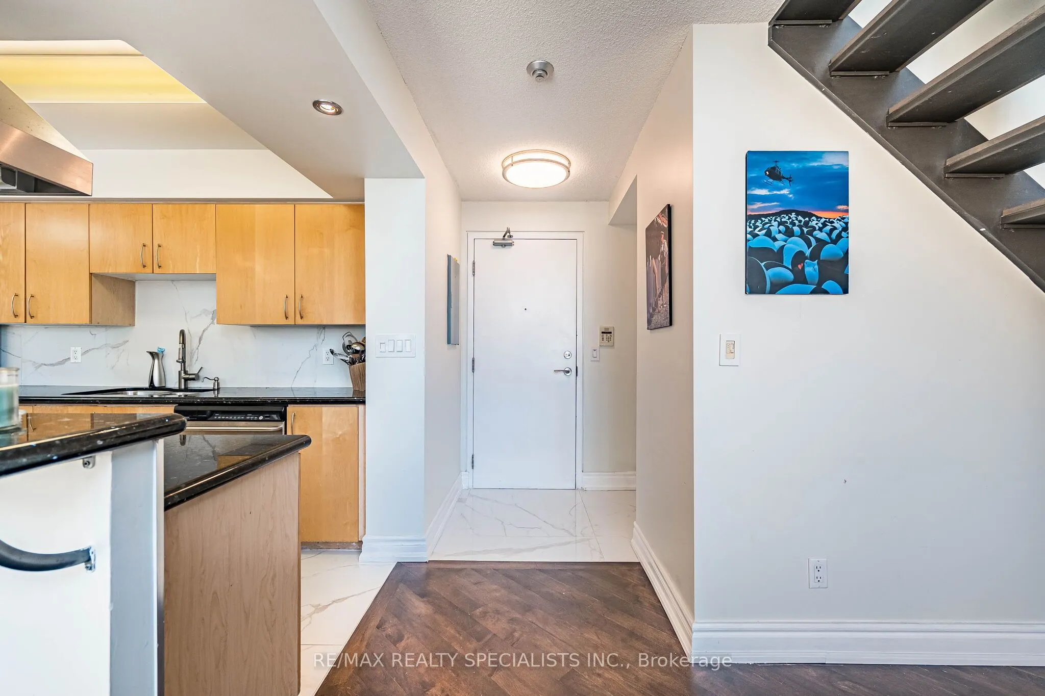 250 Manitoba Street #838