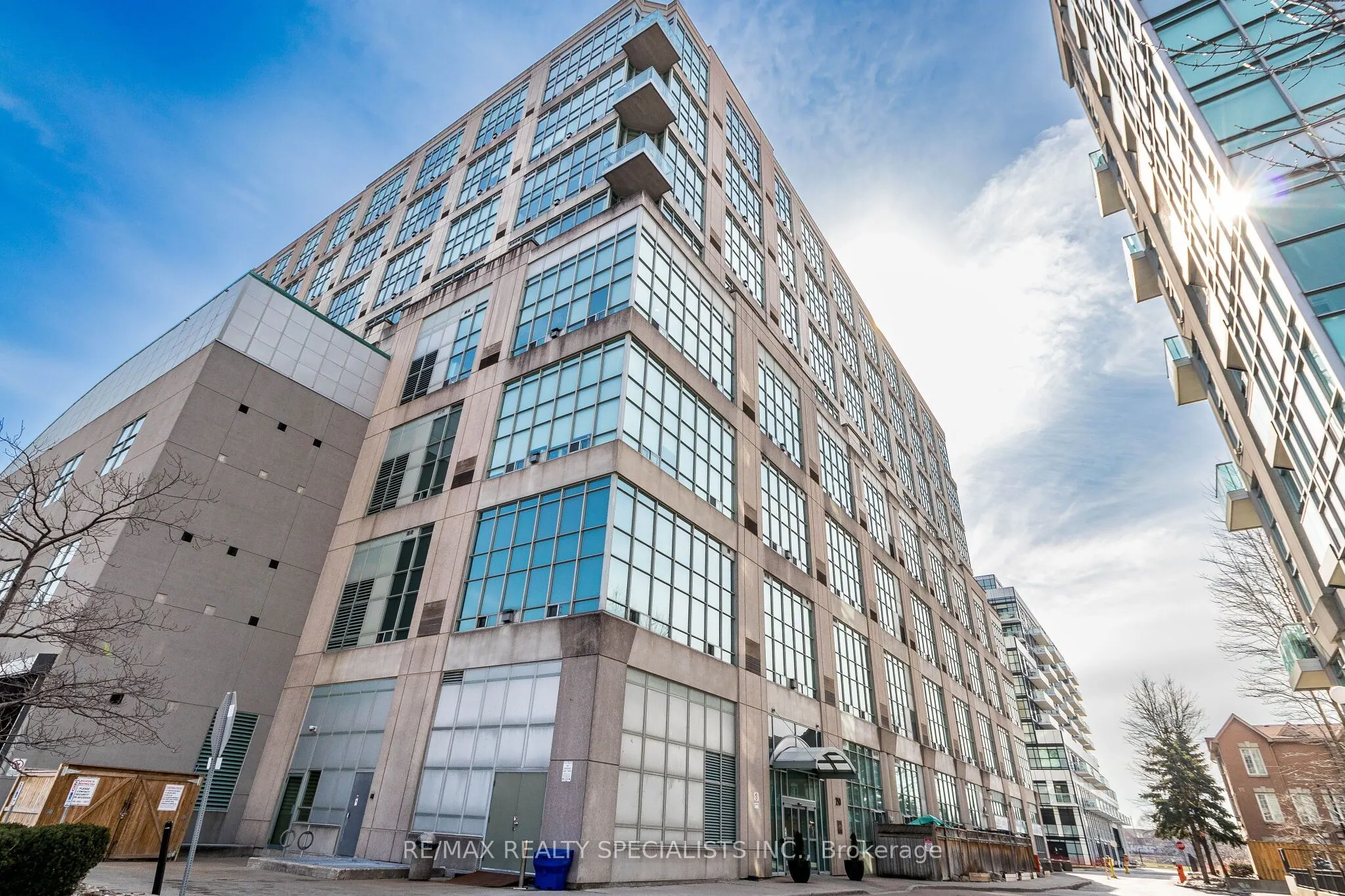 250 Manitoba Street #838