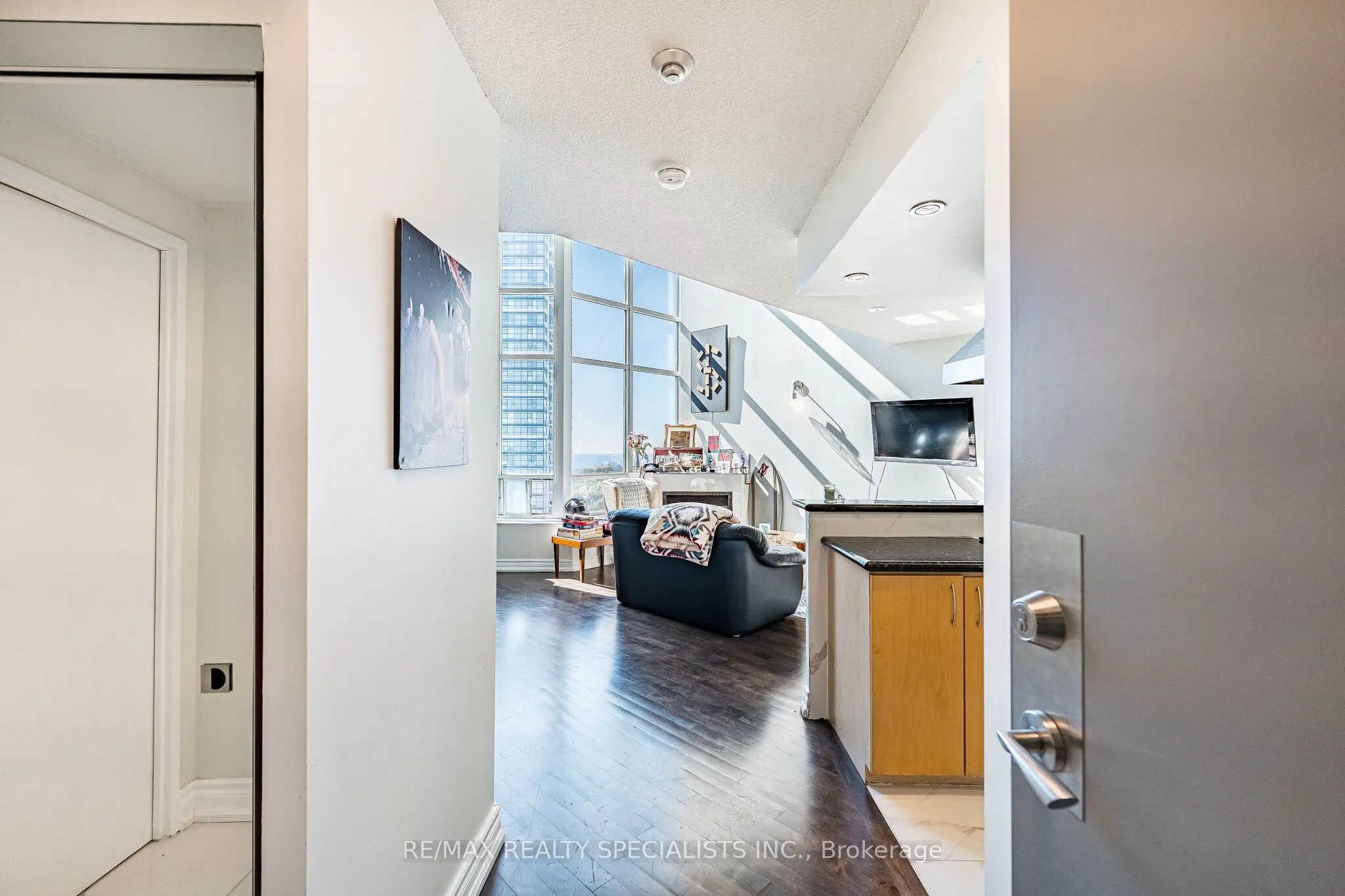 250 Manitoba Street #838
