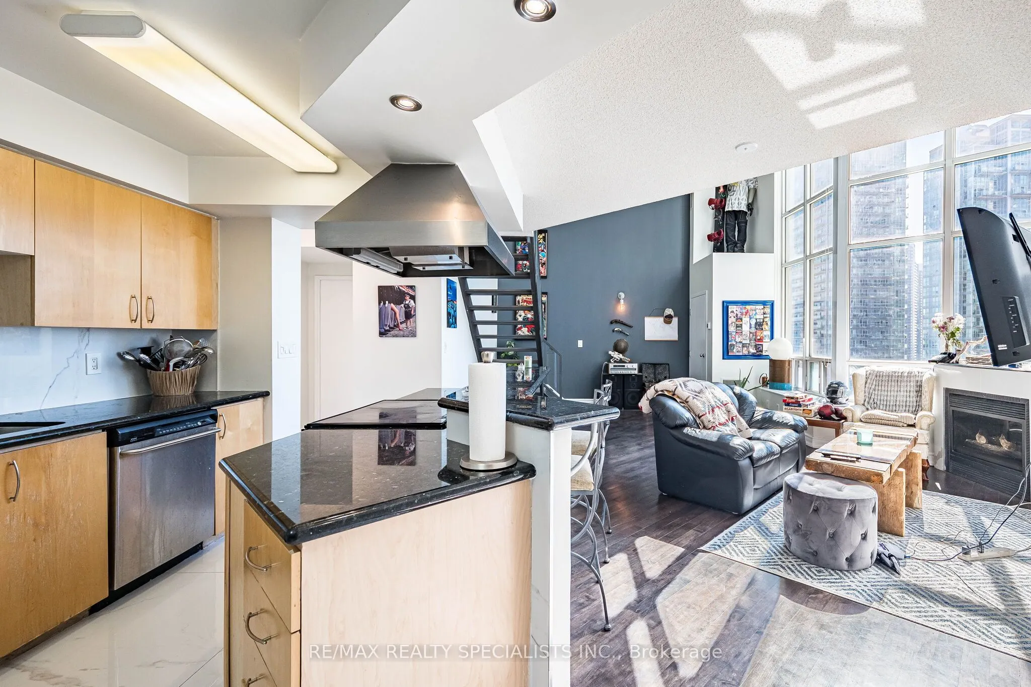 250 Manitoba Street #838