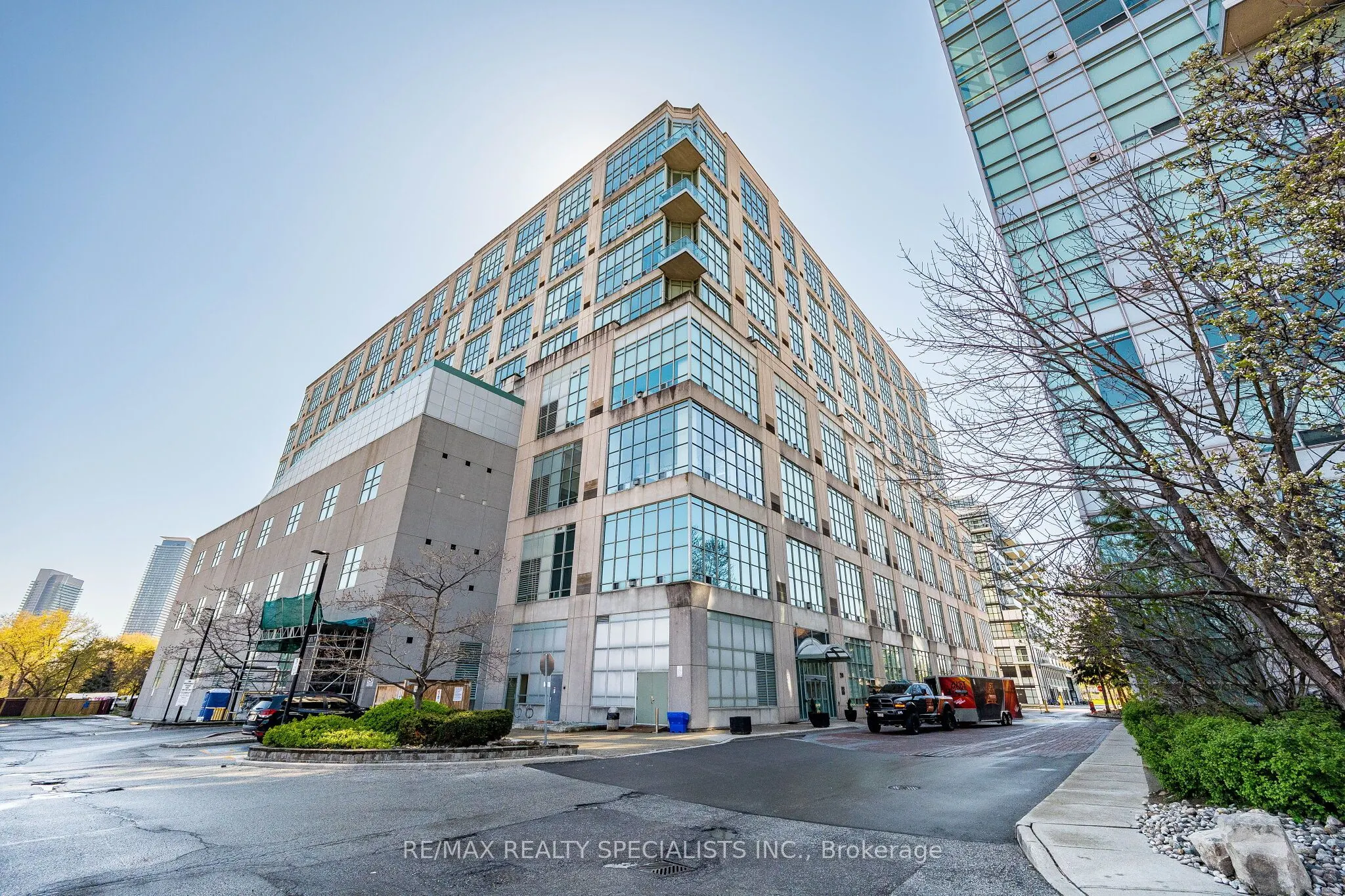 250 Manitoba Street #838