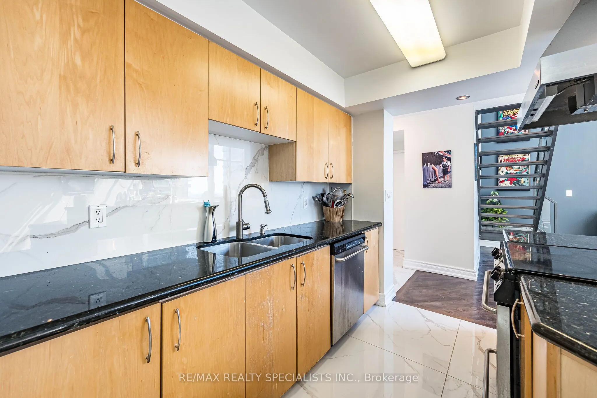 250 Manitoba Street #838