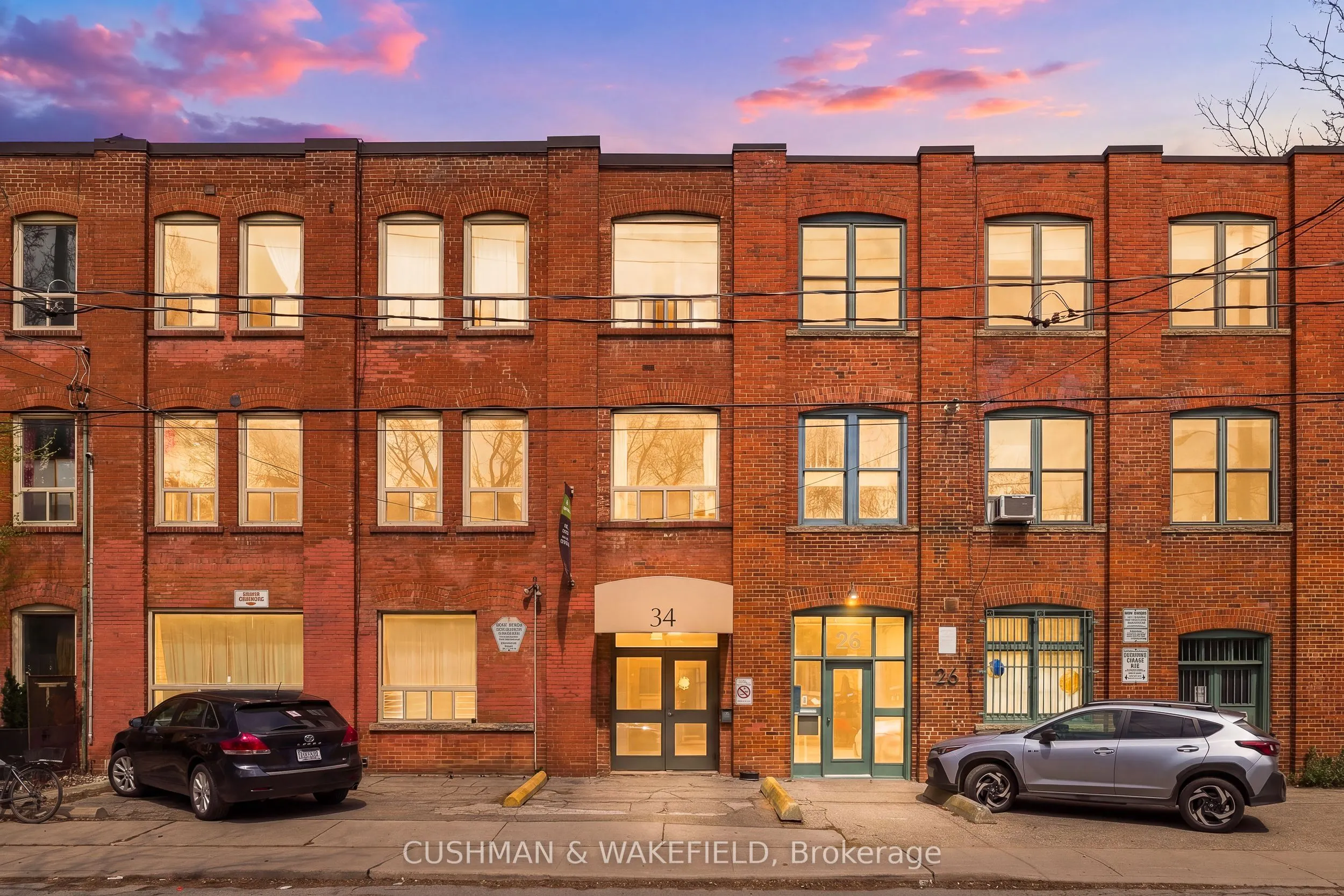 34 Noble Street S