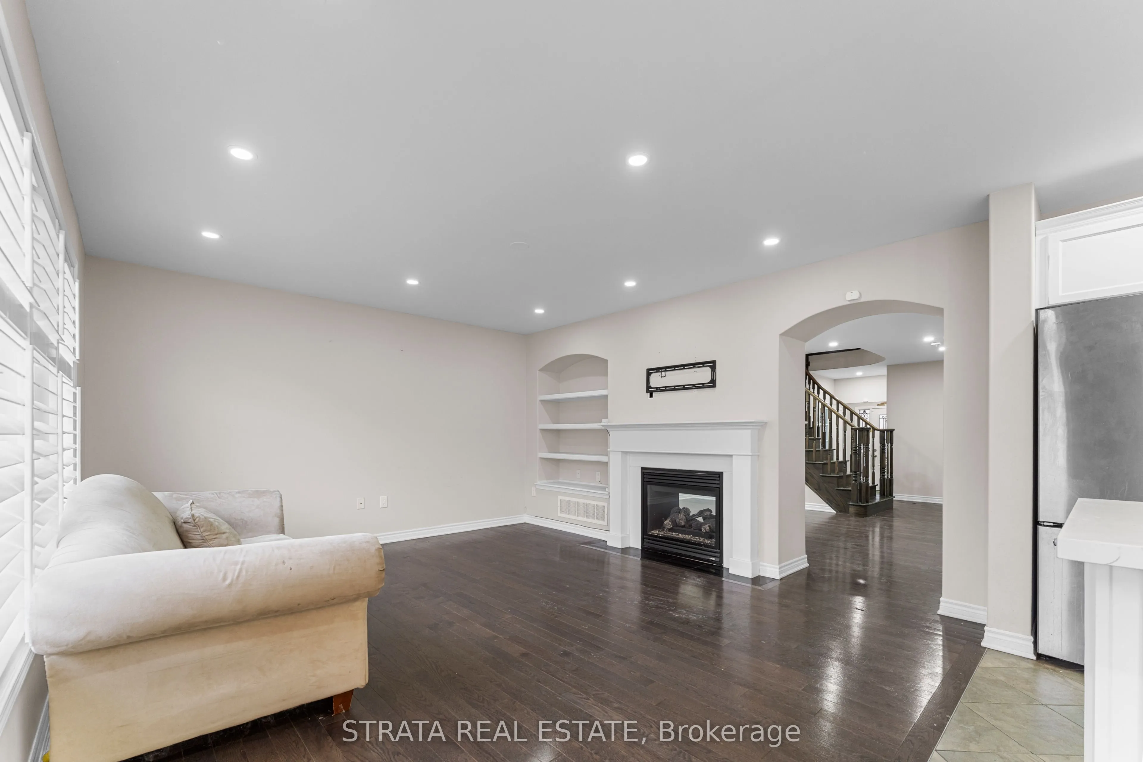 358 Laundon Terrace