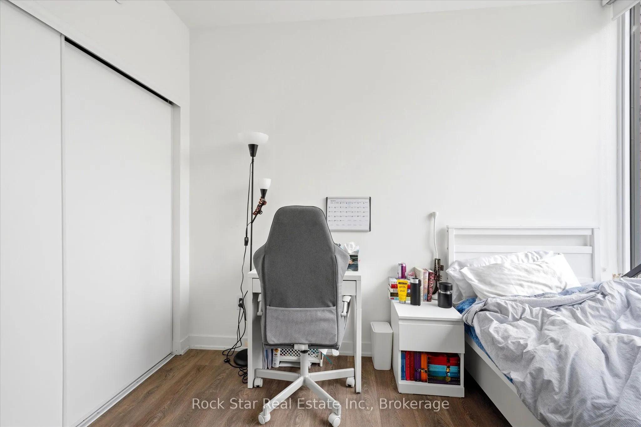 28 Ann Street #209