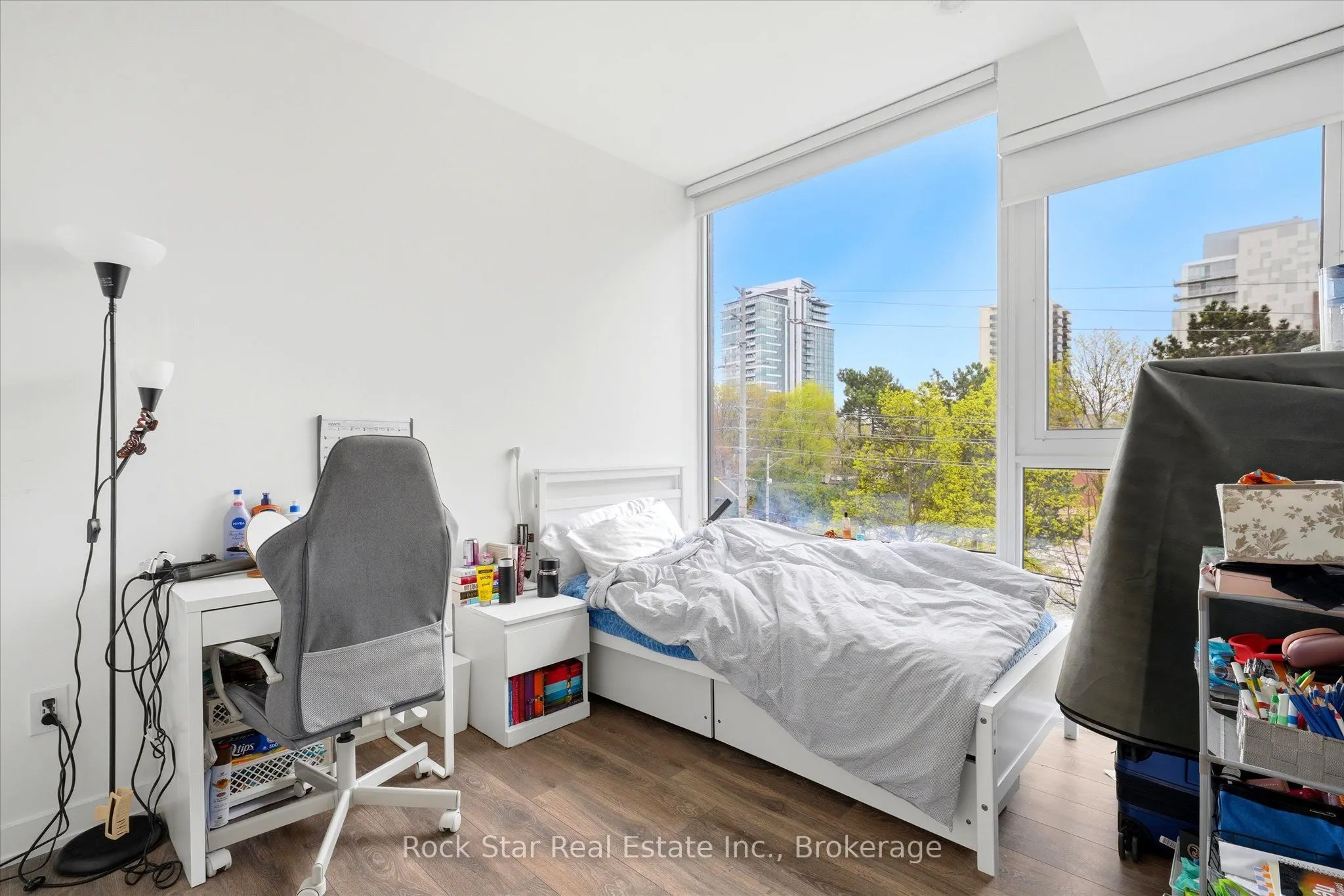 28 Ann Street #209