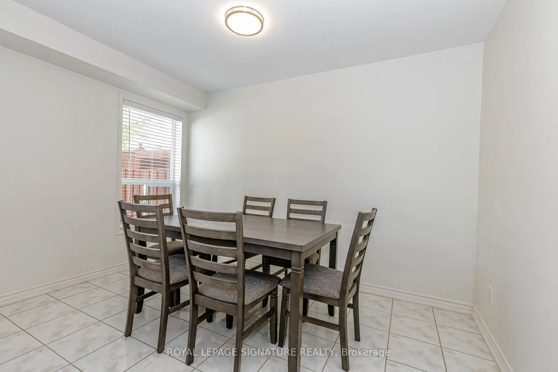 120 Tarragona Boulevard