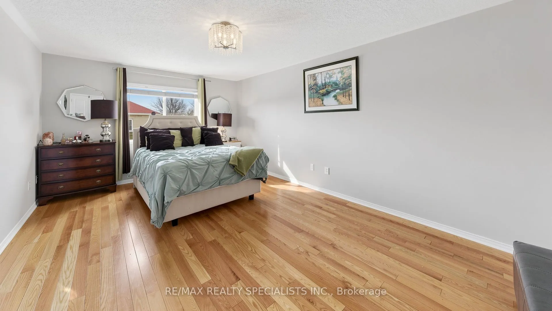 193 Queen Mary Drive