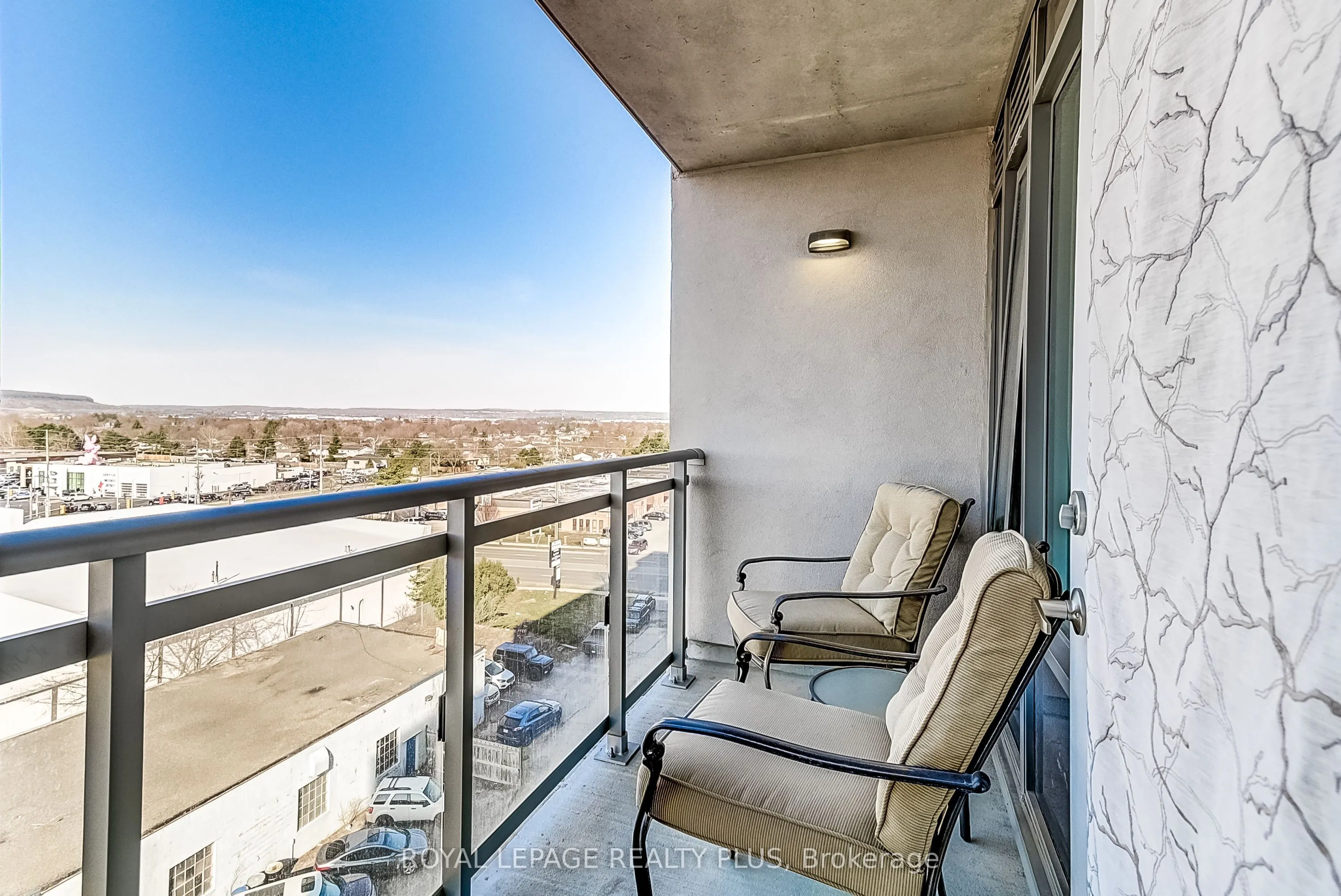 716 Main Street E #708