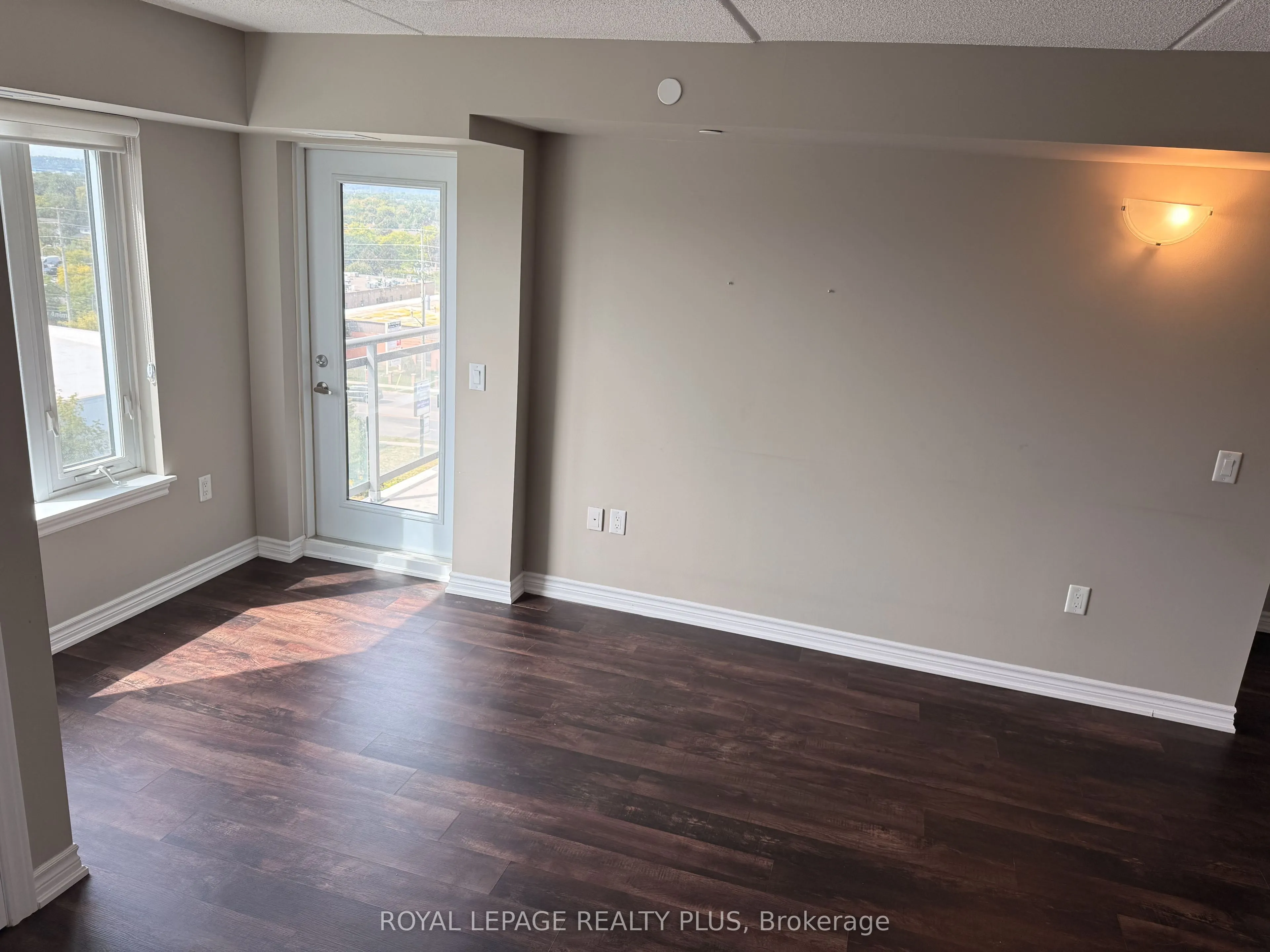 716 Main Street E #708