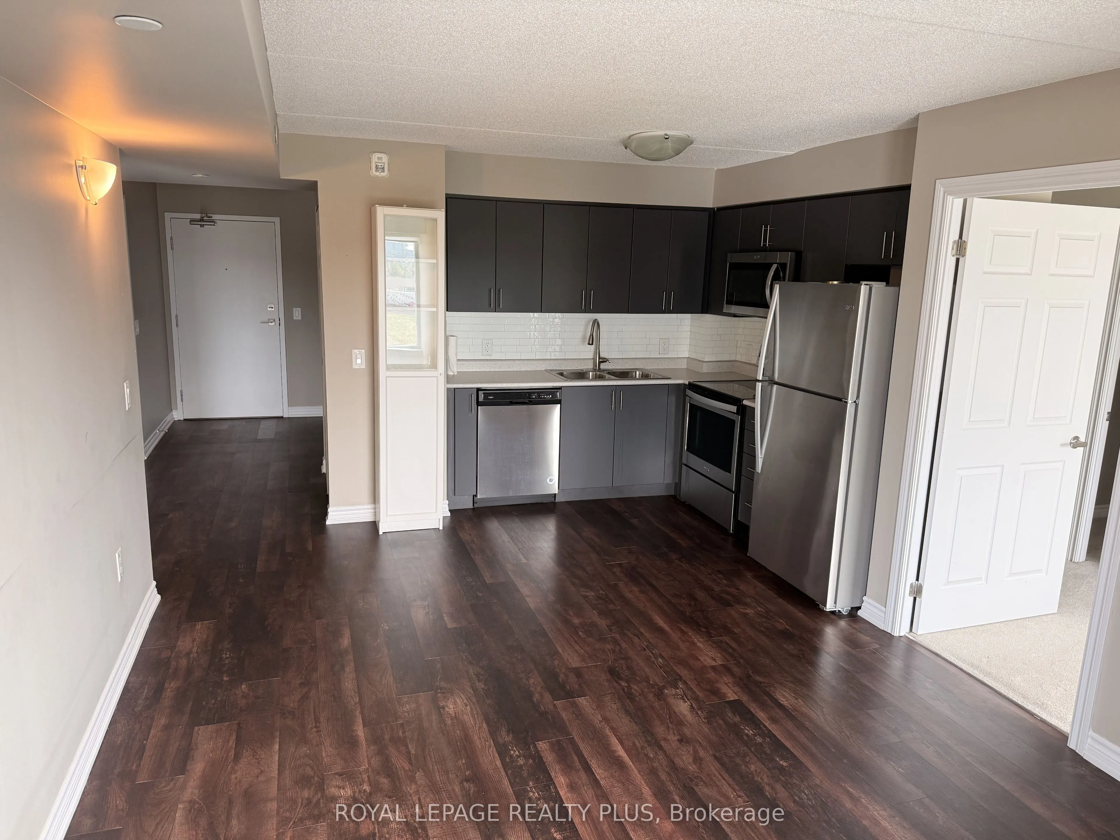716 Main Street E #708