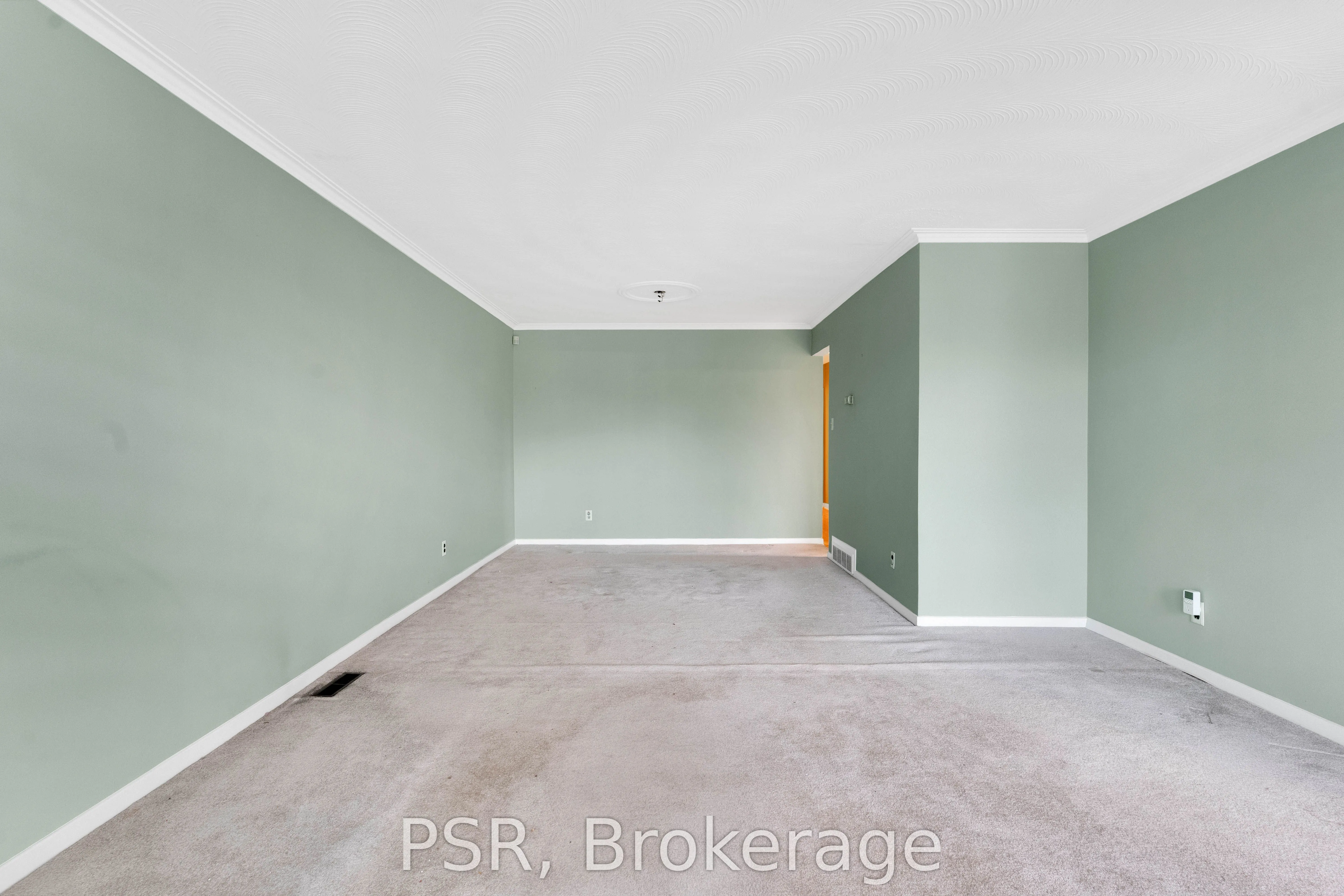 60 Bamford Crescent