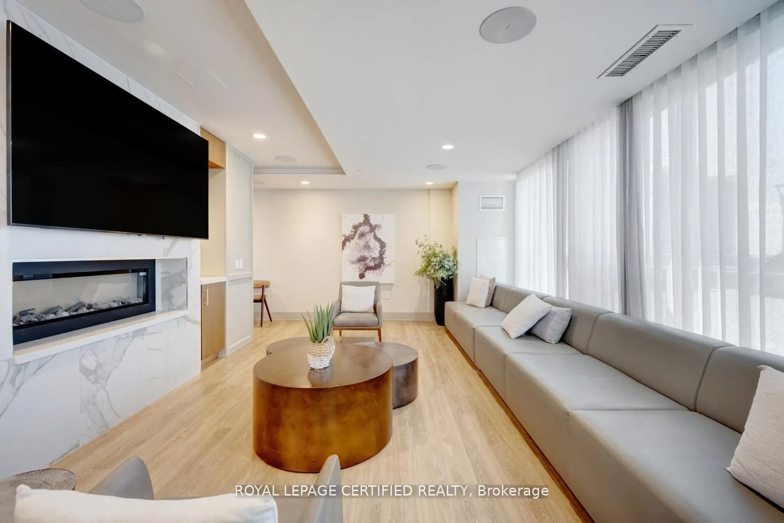 1050 Main Street E #114