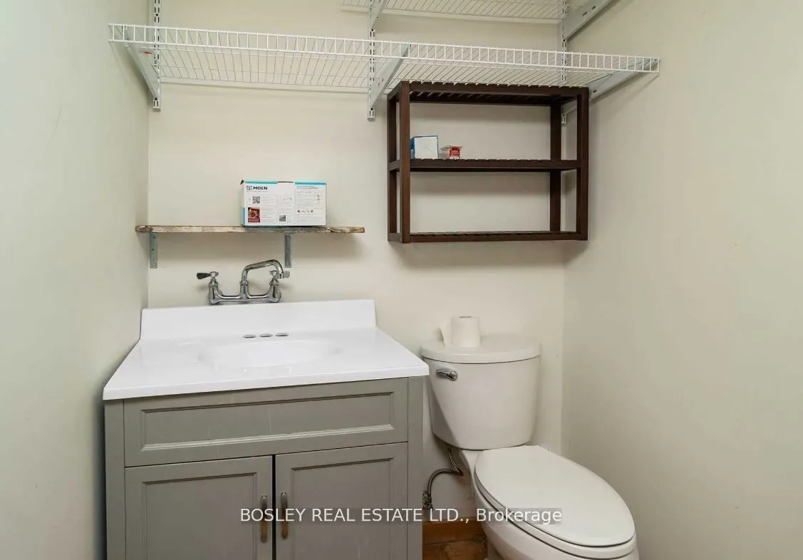 2994 Dundas Street W #Upper