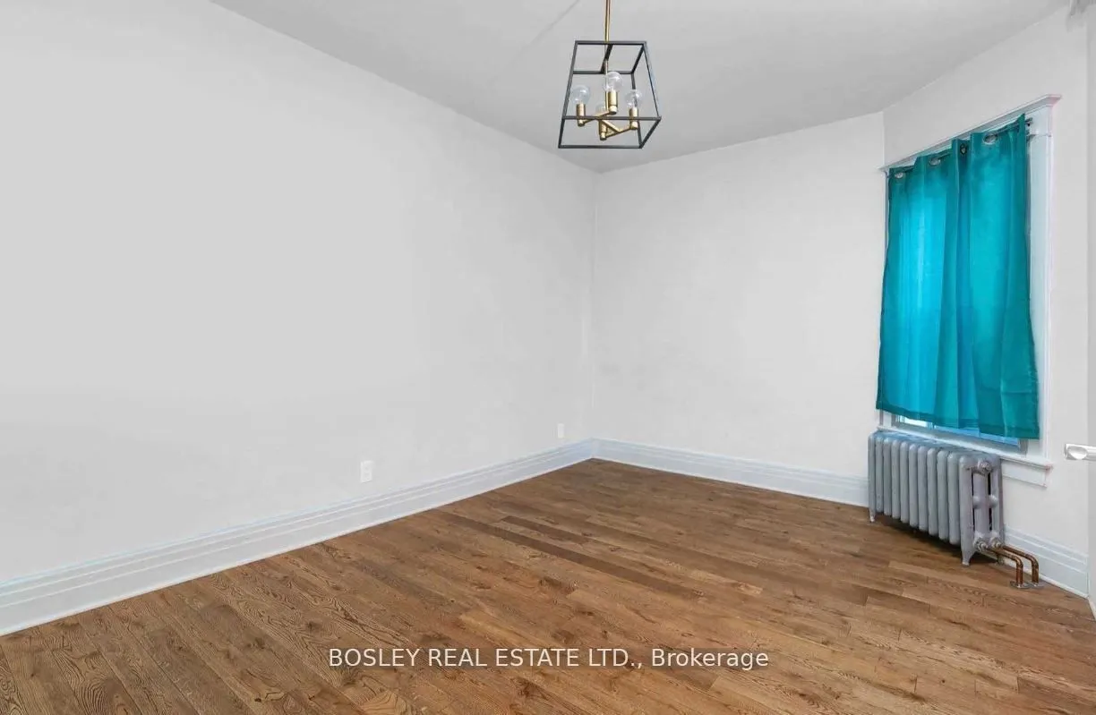 2994 Dundas Street W #Upper