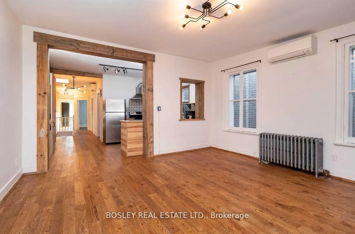 2994 Dundas Street W #Upper