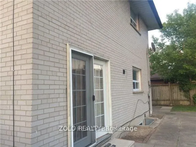 12 Quinby Court