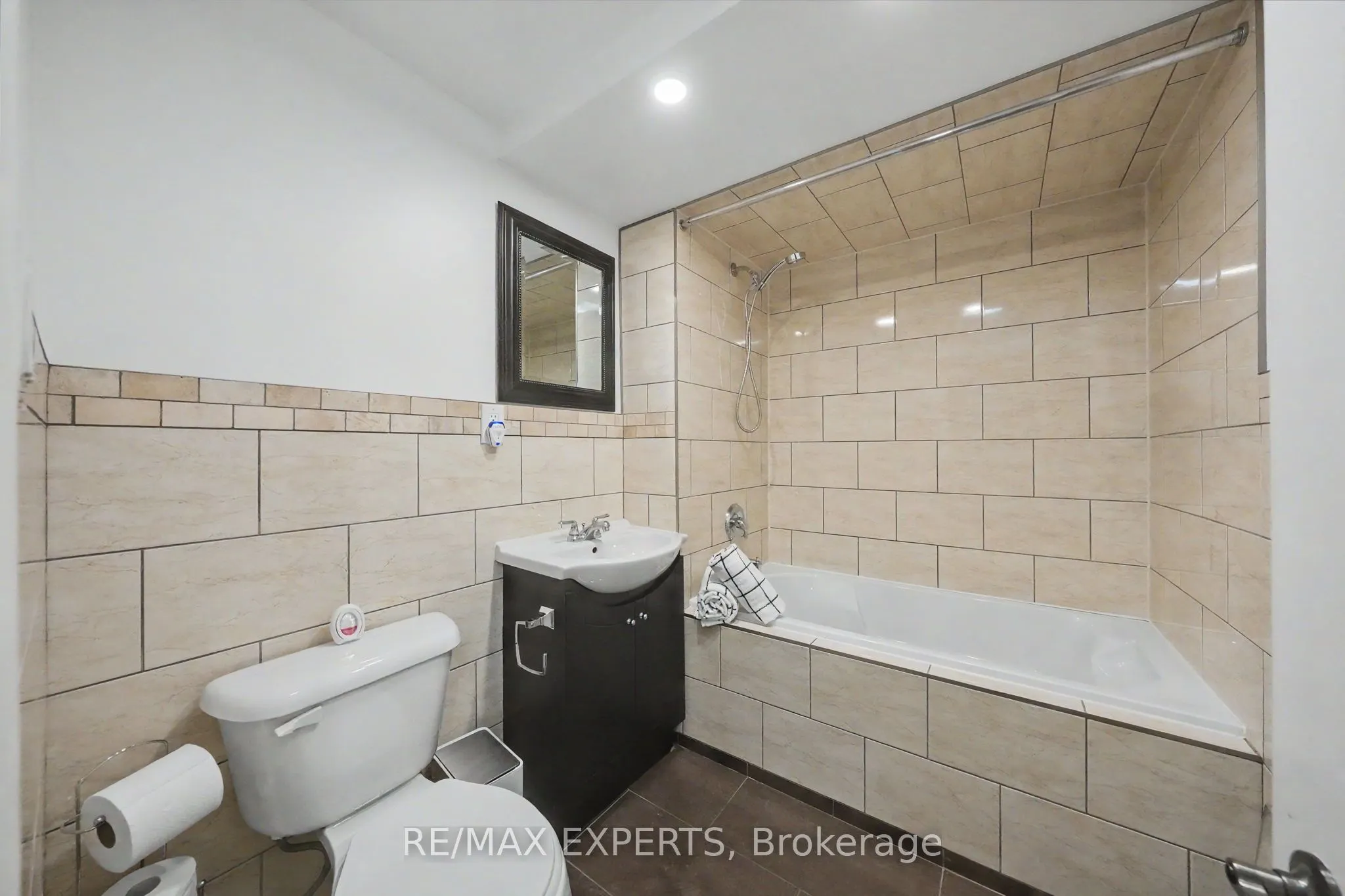 2 Ironhorse Crescent