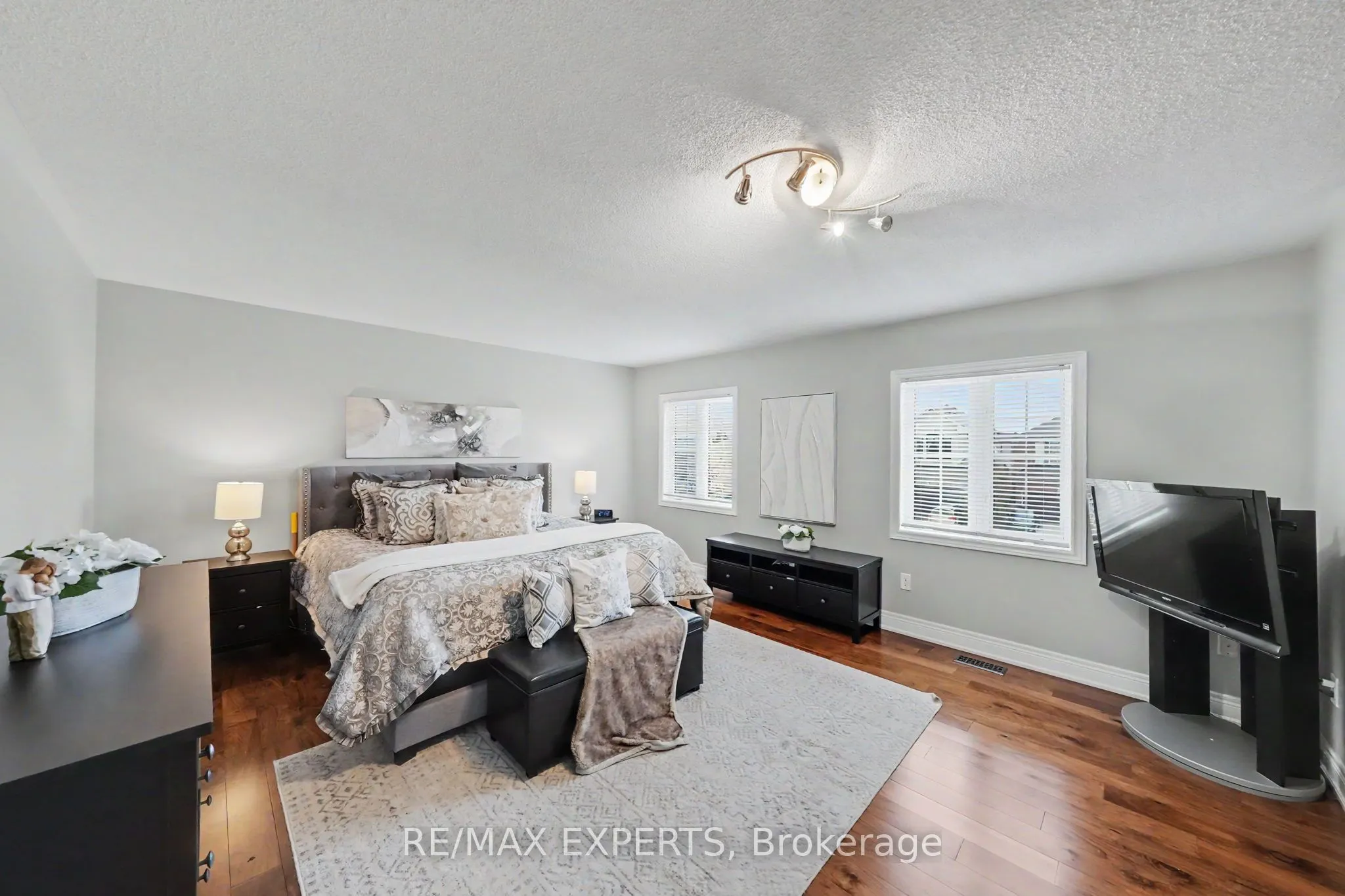 2 Ironhorse Crescent