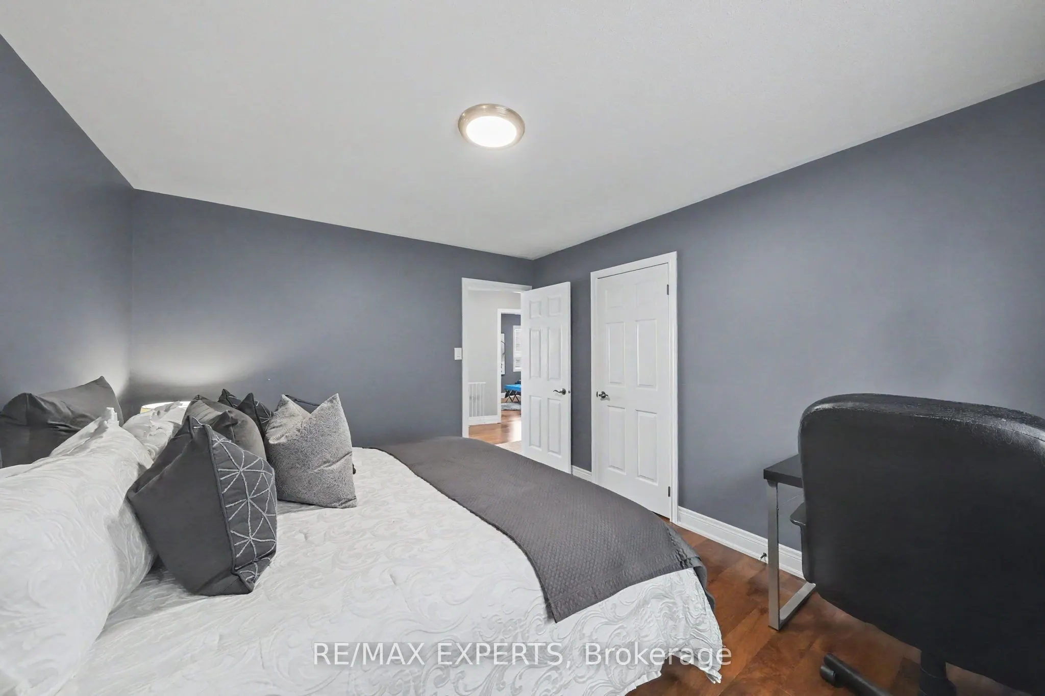 2 Ironhorse Crescent