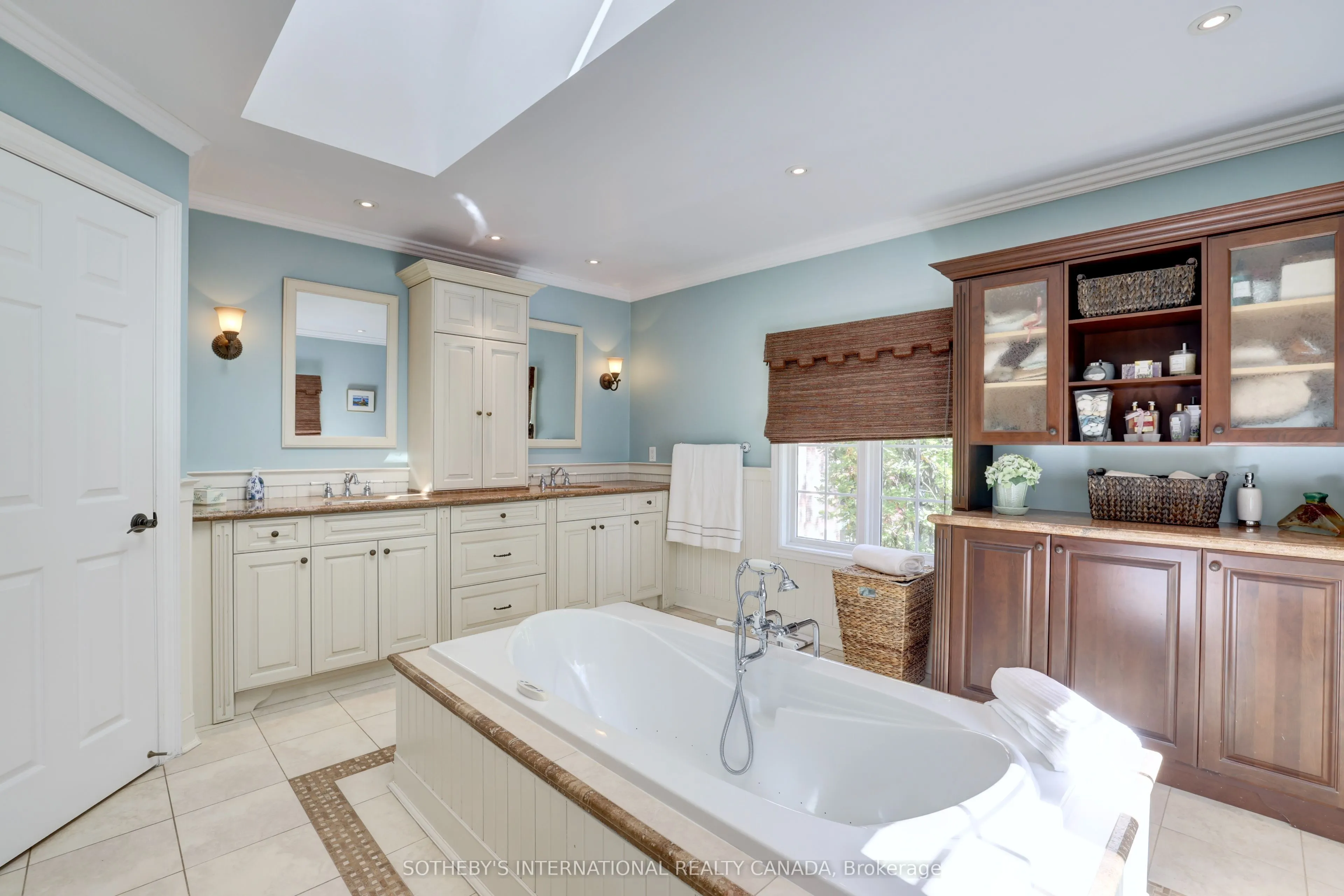 1379 Meadow Green Court