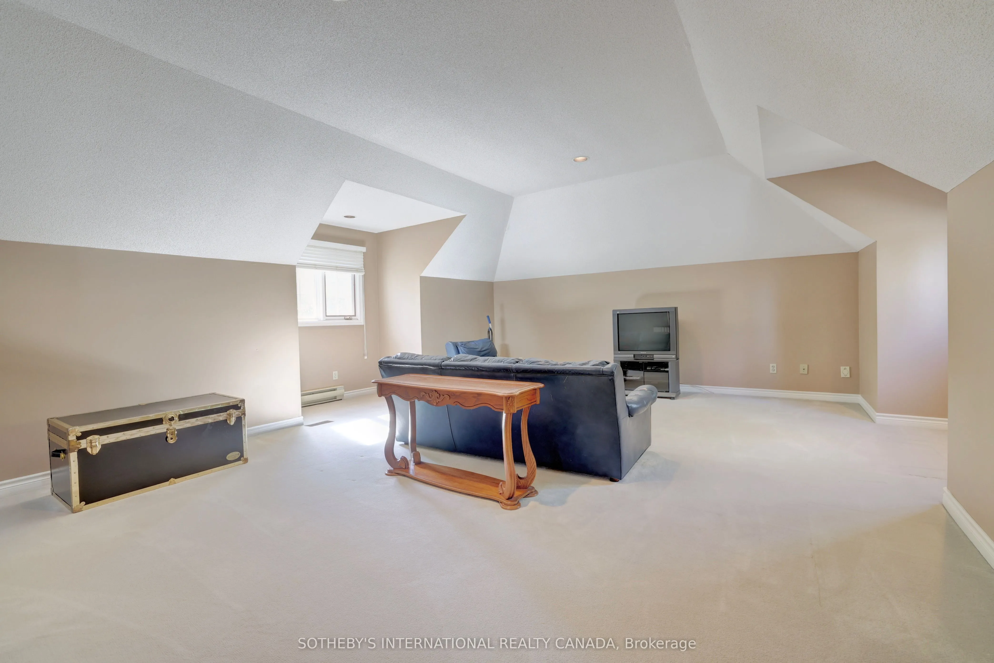 1379 Meadow Green Court