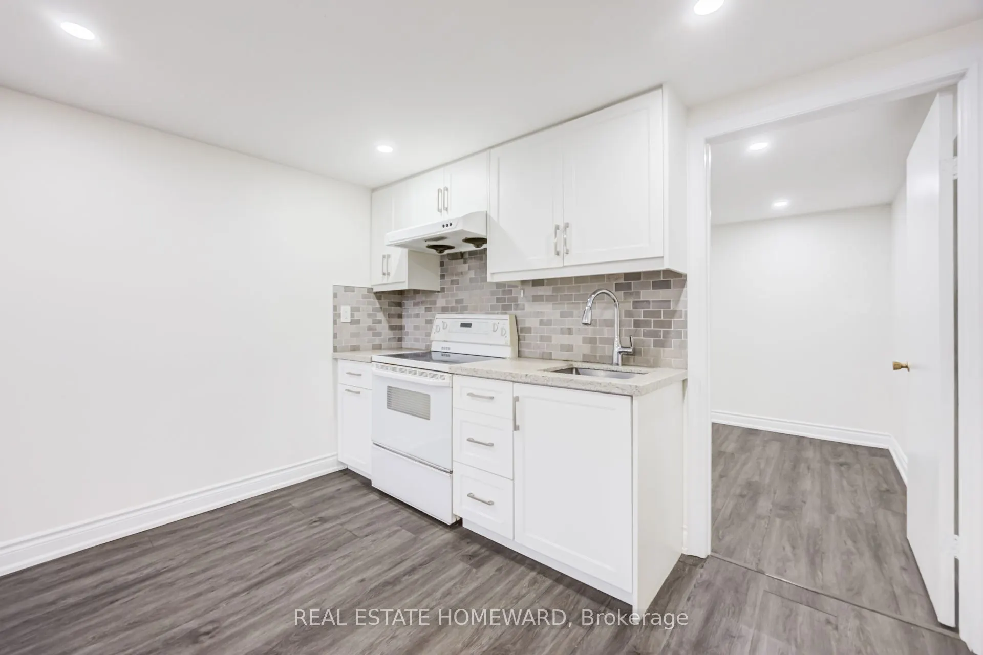 783 Dodsworth Crescent
