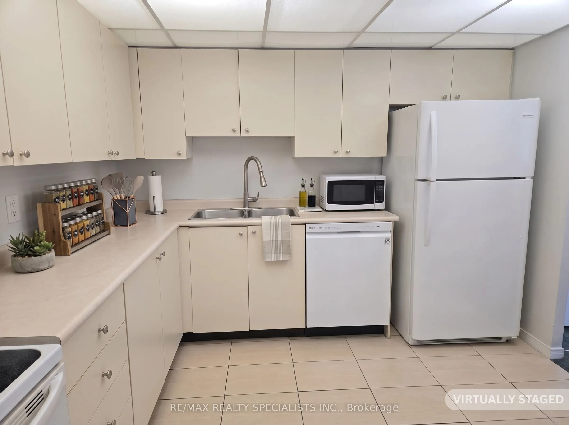 145 Hillcrest Avenue #1709