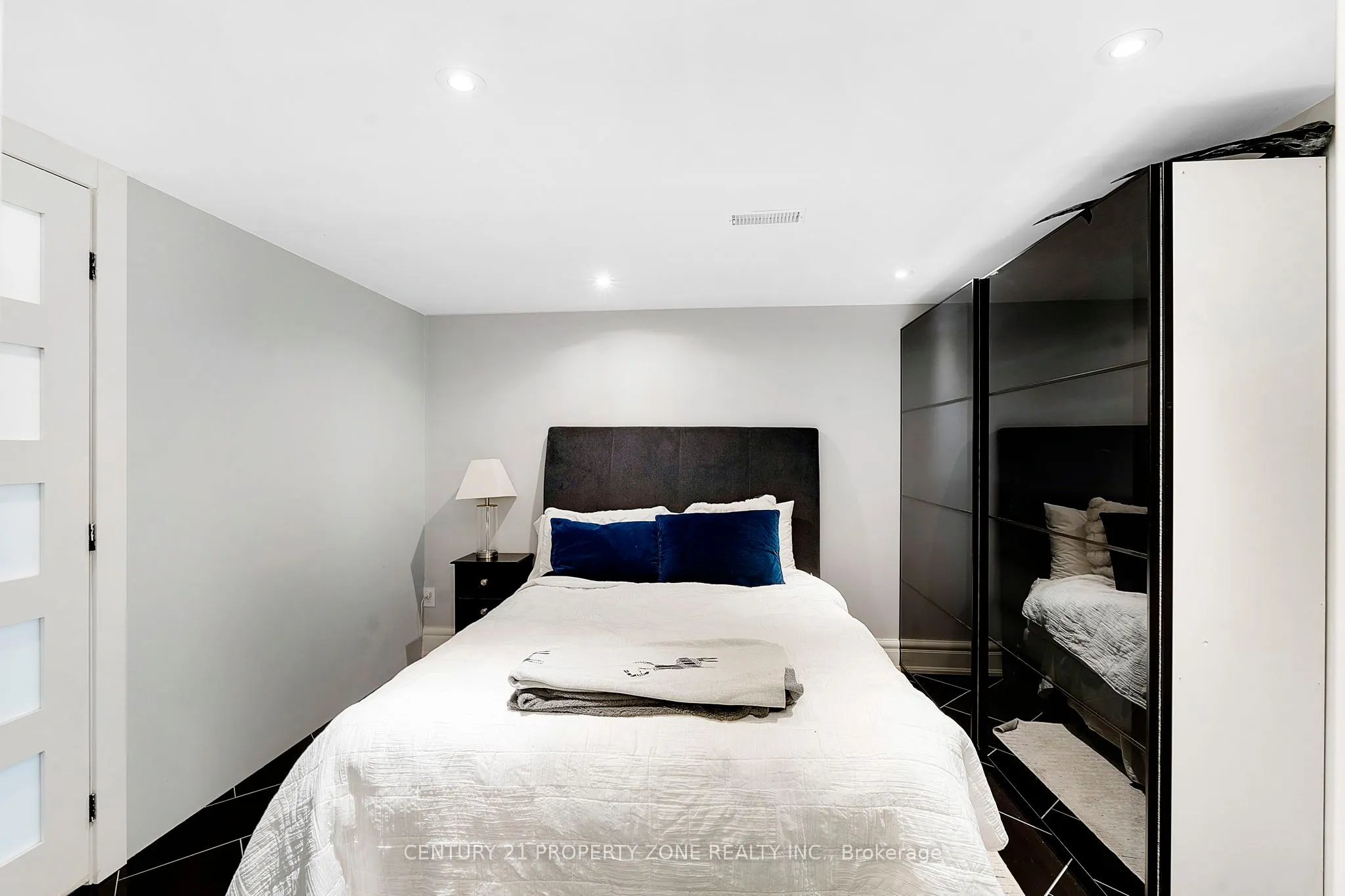 547 Pinegrove Road