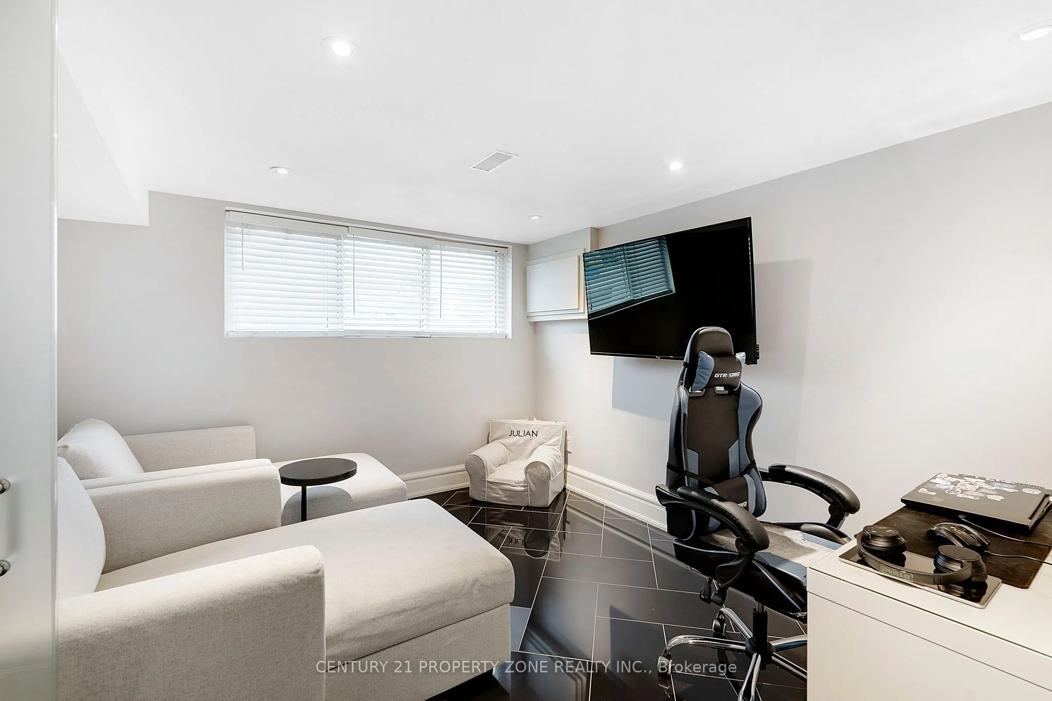 547 Pinegrove Road