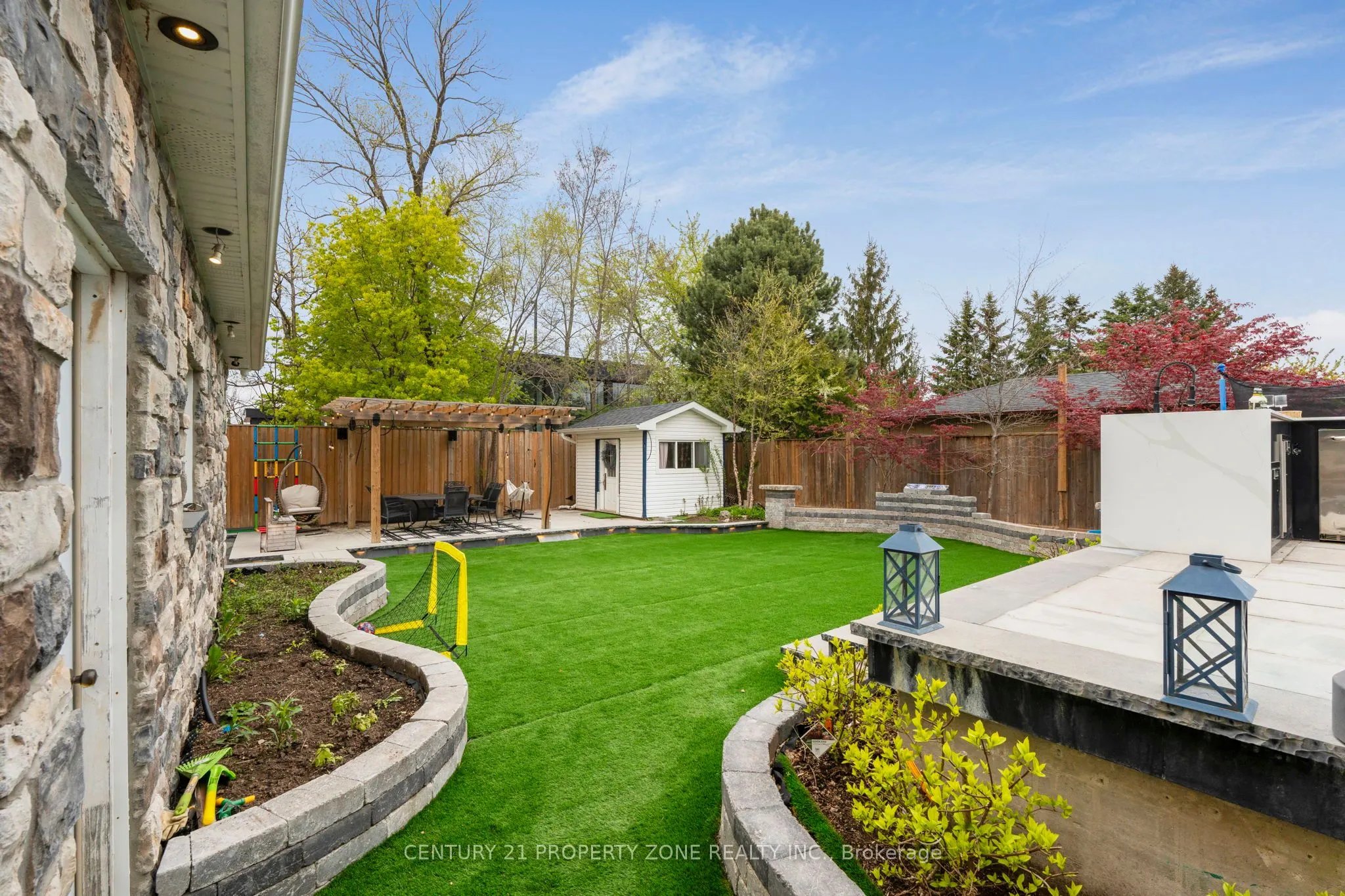 547 Pinegrove Road
