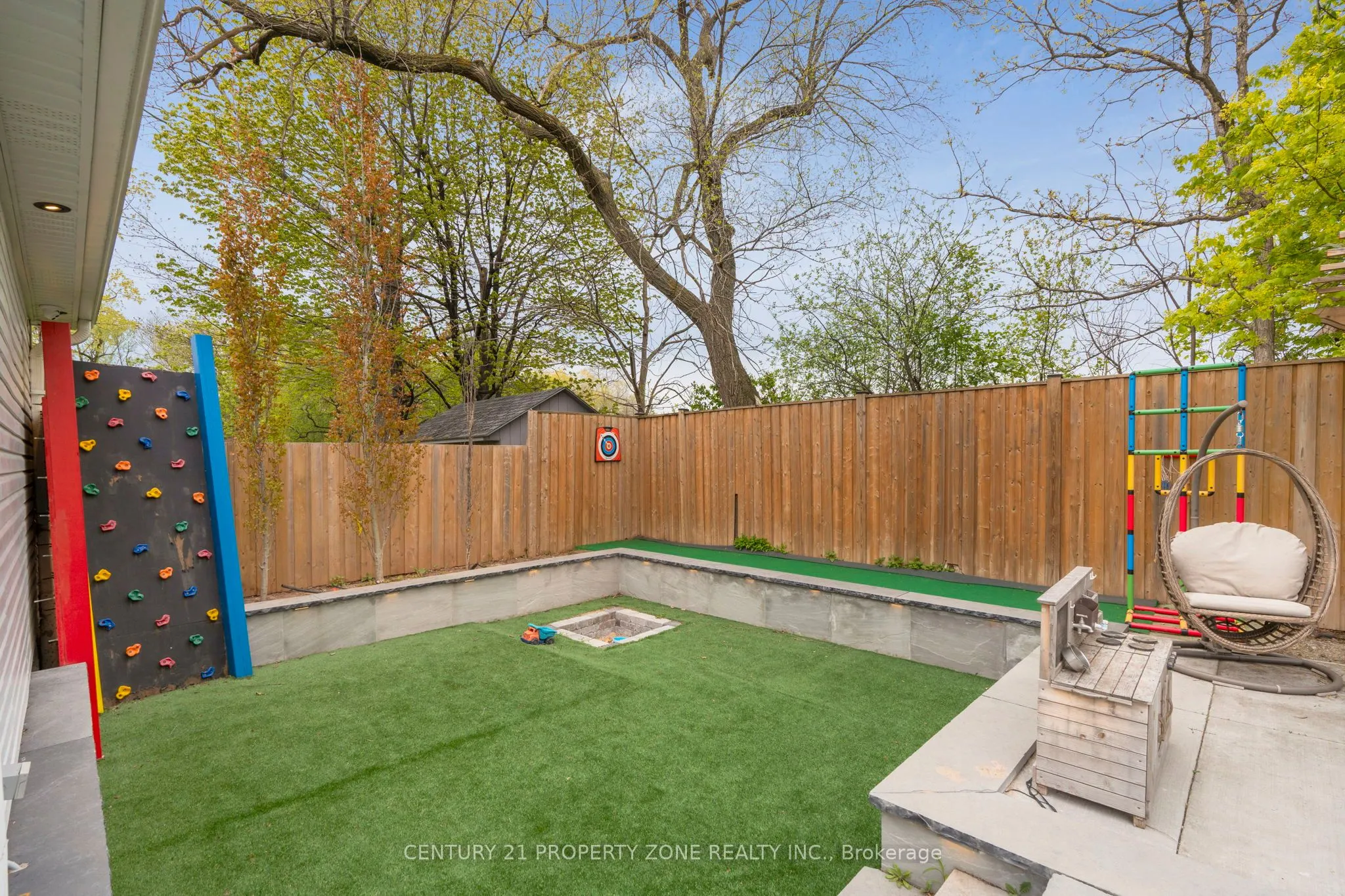 547 Pinegrove Road