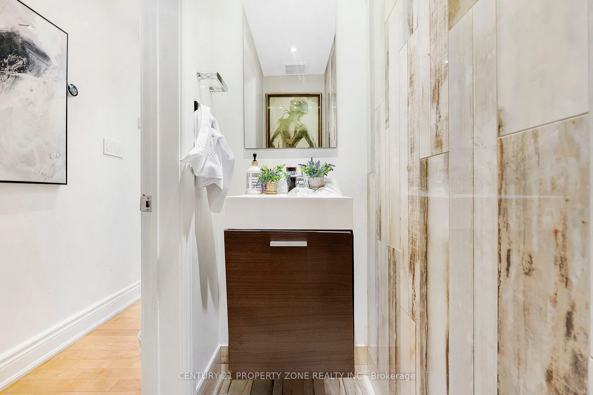 547 Pinegrove Road