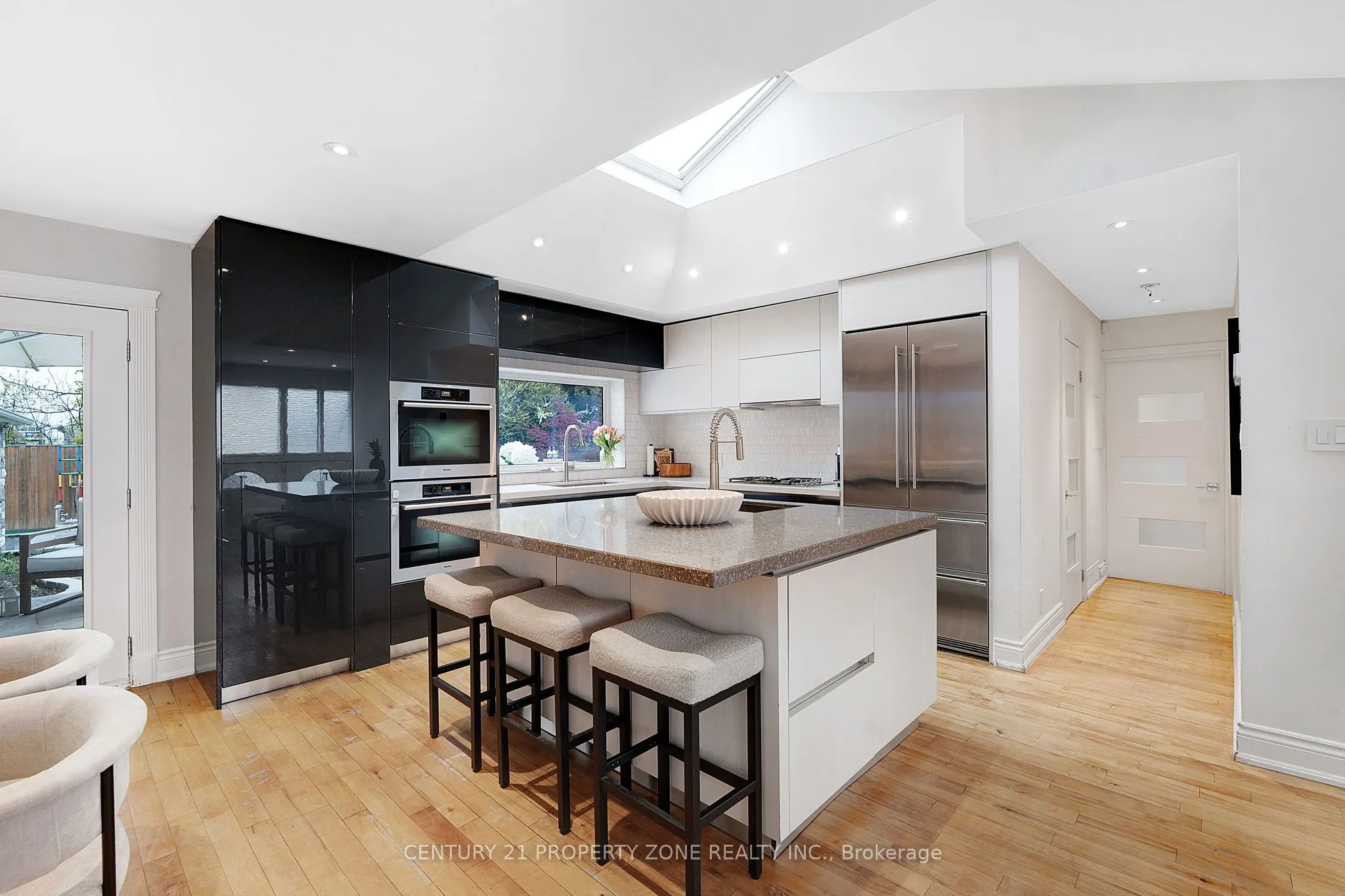 547 Pinegrove Road