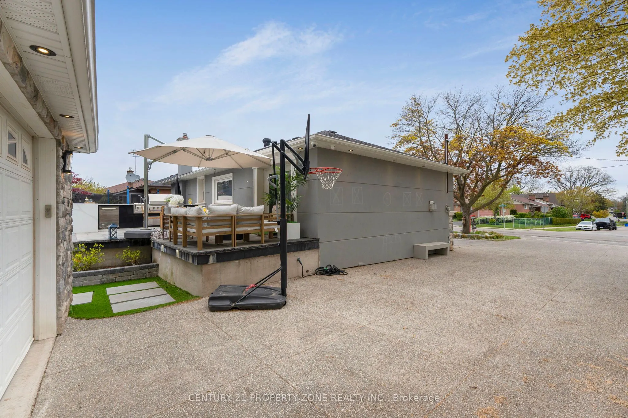 547 Pinegrove Road