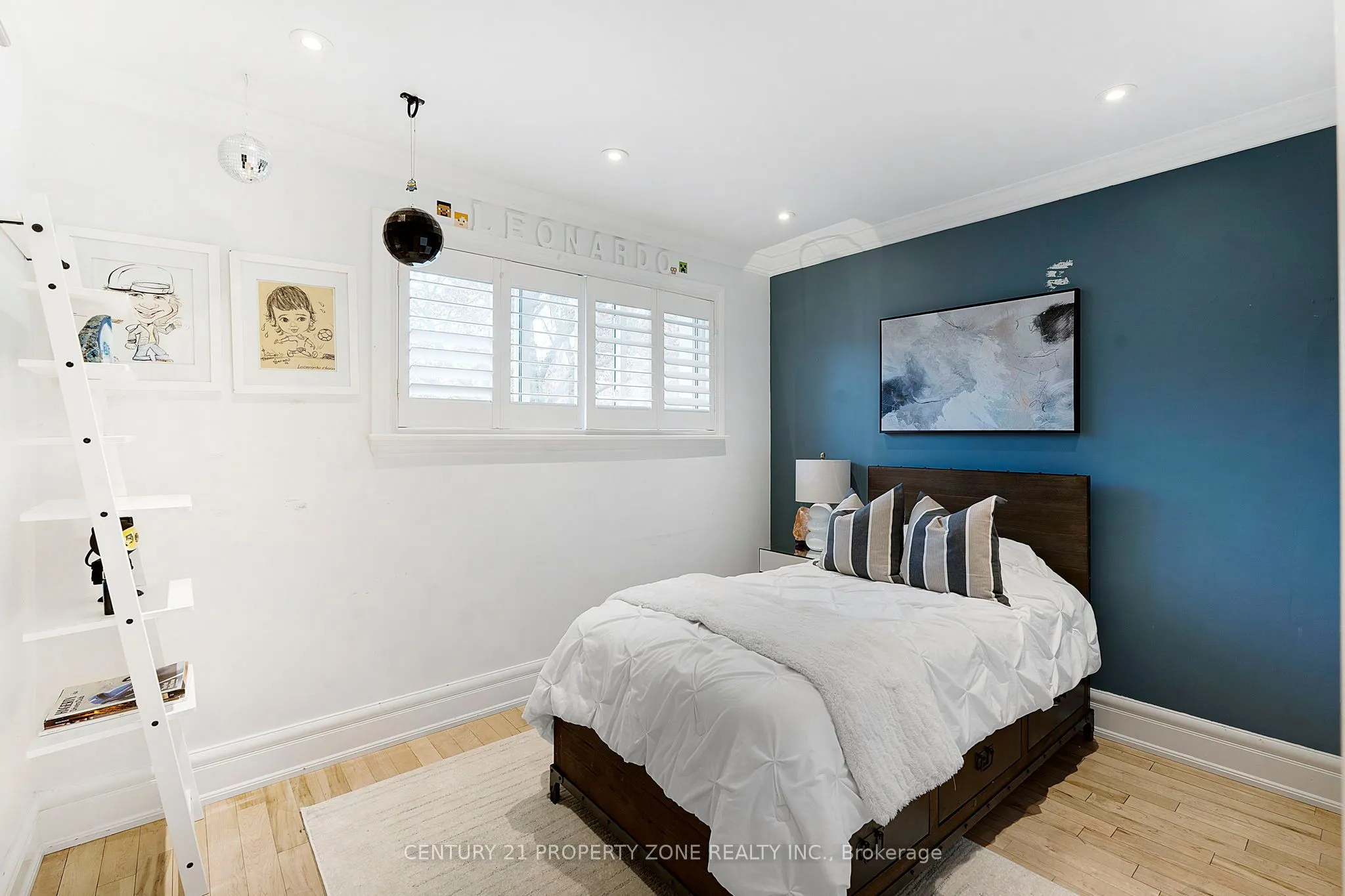 547 Pinegrove Road
