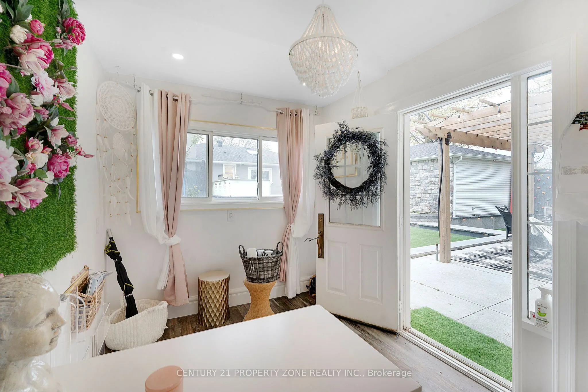 547 Pinegrove Road