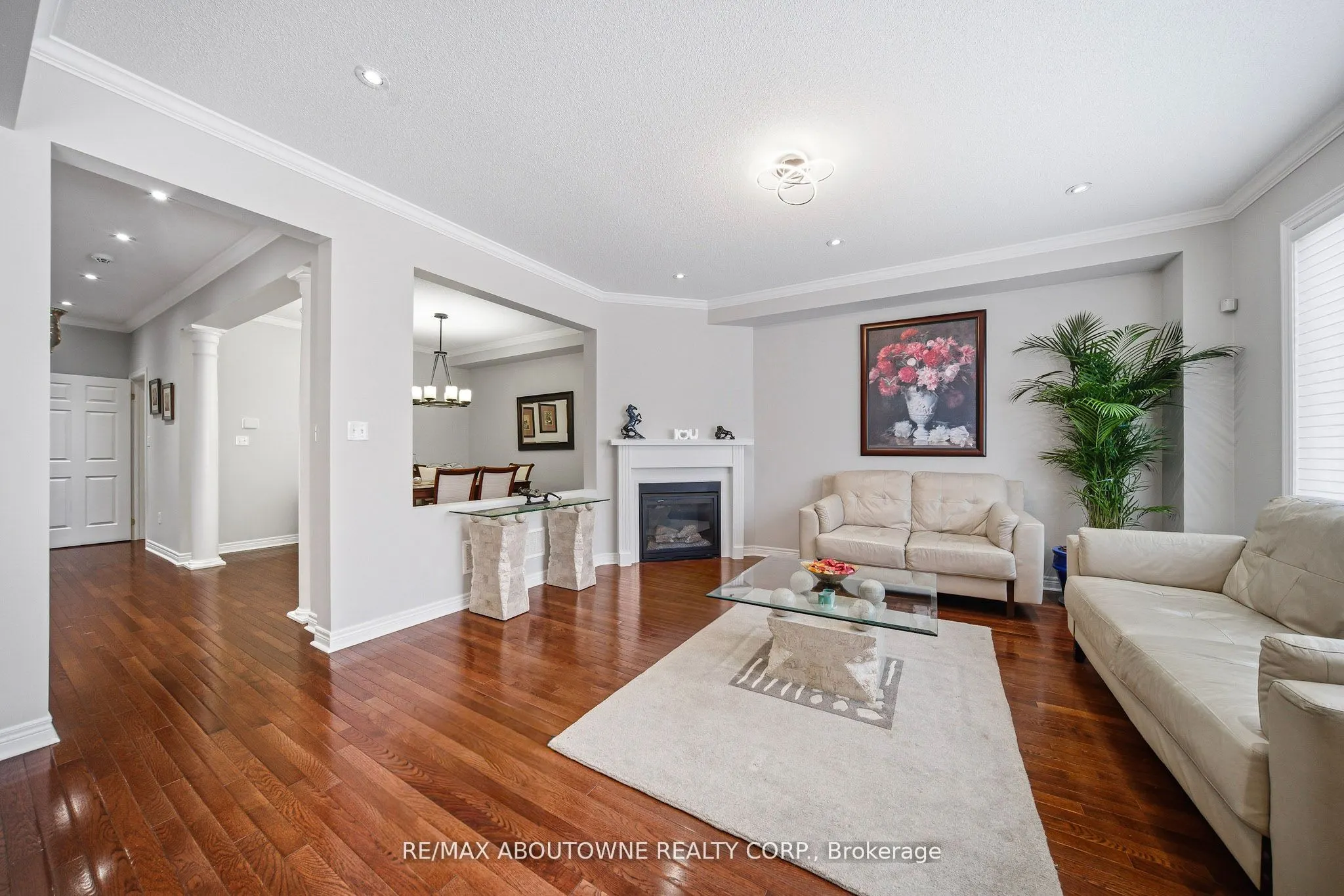 884 Stoutt Crescent