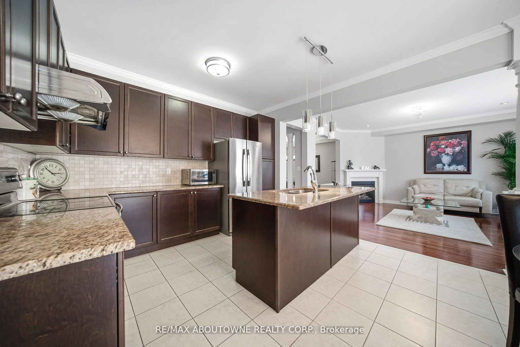 884 Stoutt Crescent